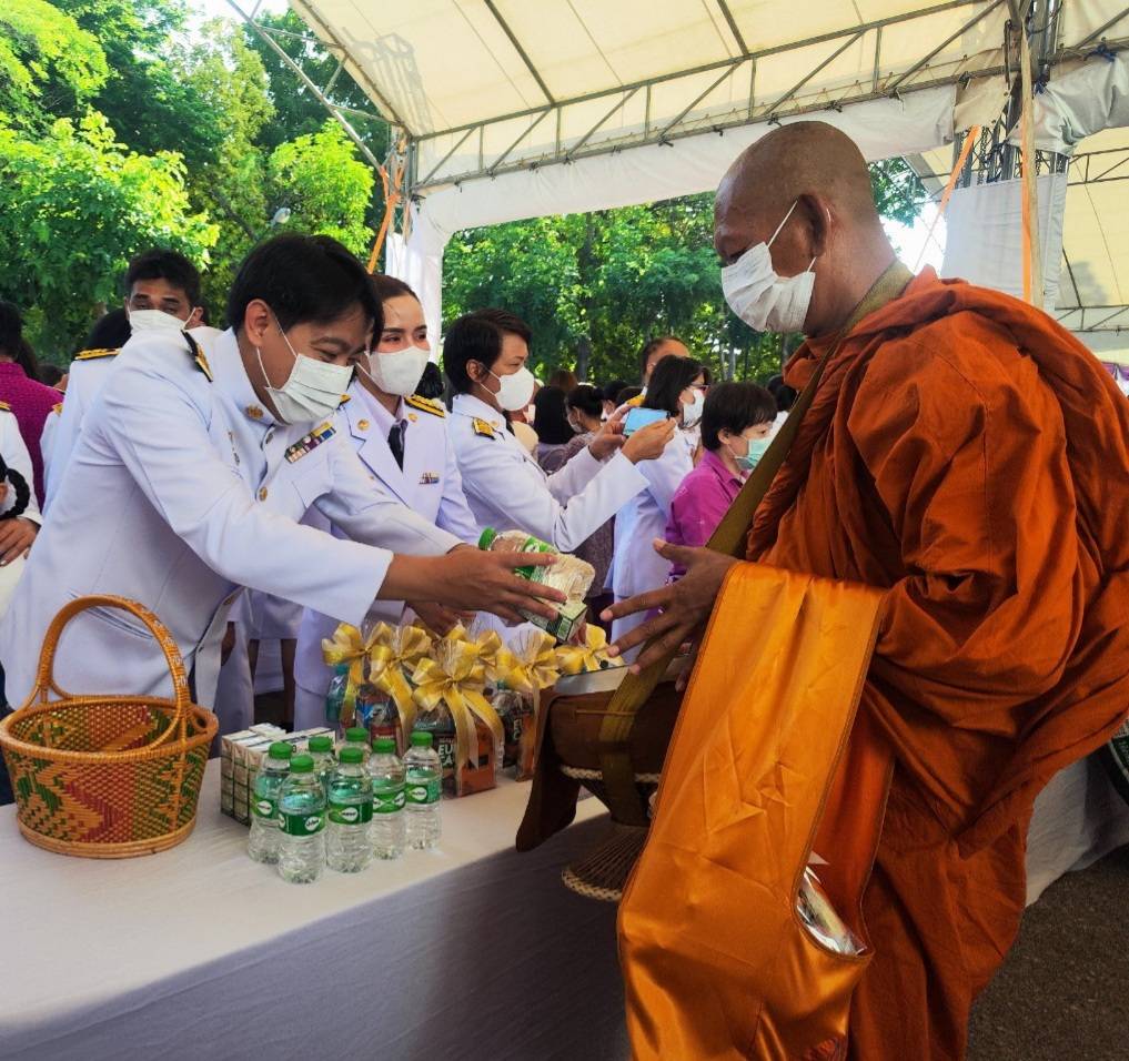 ?พช.ราชบุรี ร่วมพิธีทำบุญตักบาตร เพื่อถวายเป็นพระราชกุศล เนื่องในโอกาสวันเฉลิมพระชนมพรรษา สมเด็จพระนางเจ้าฯ พระบรมราชินี 3 มิถุนายน 2566