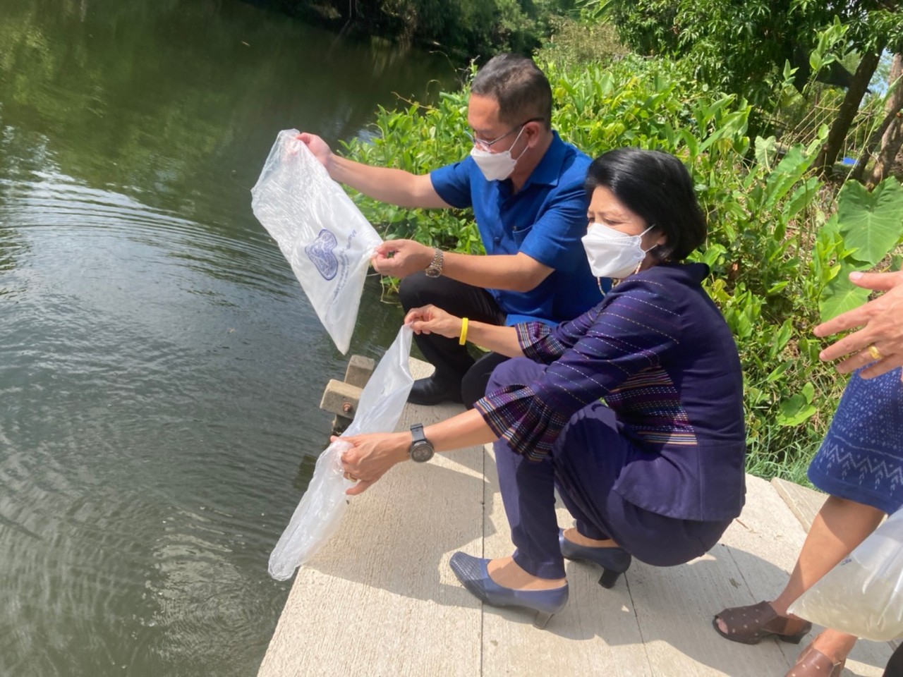 ?จังหวัดราชบุรี ลงพื้นที่ ตัดสินการคัดเลือกกิจกรรมพัฒนาชุมชนดีเด่นฯ ประเภทหมู่บ้านเศรษฐกิจพอเพียง “อยู่เย็น เป็นสุข” (วันที่ 2)