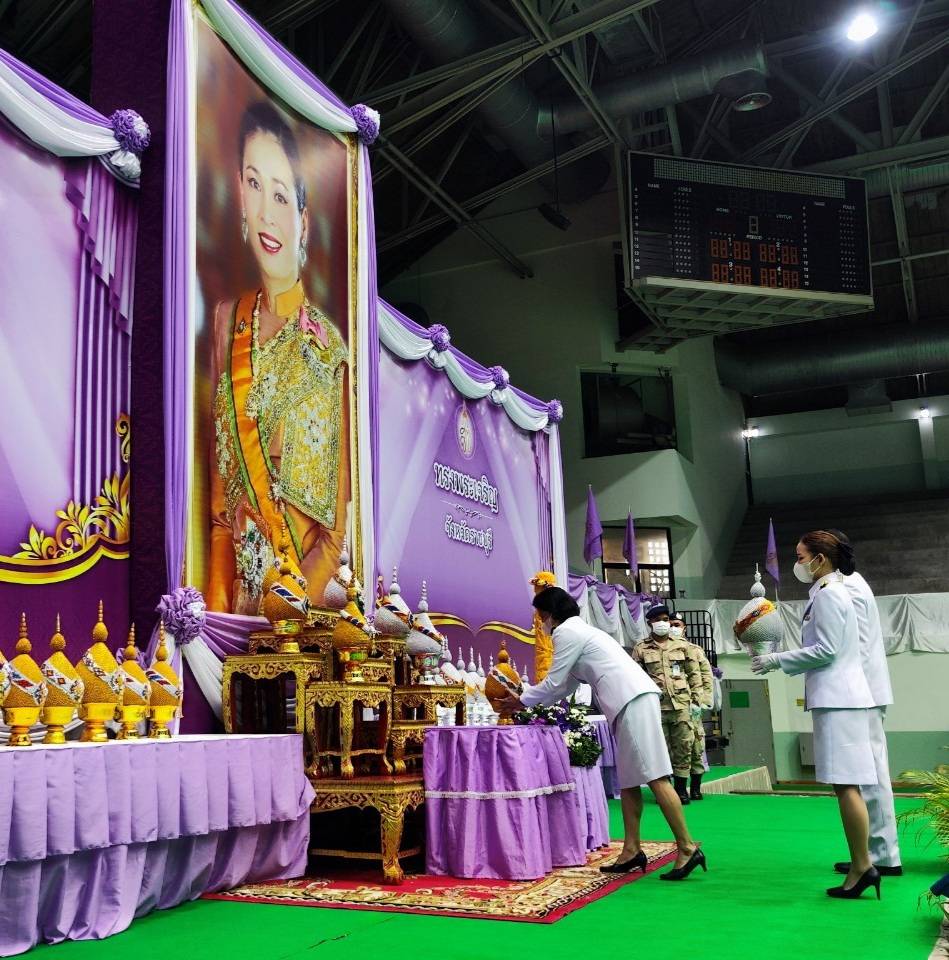 ?ผวจ.ราชบุรี นำพสกนิกรจุดเทียนถวายพระพรชัยมงคล เนื่องในโอกาสวันเฉลิมพระชนมพรรษา สมเด็จพระนางเจ้าฯ พระบรมราชินี 3 มิถุนายน 2566