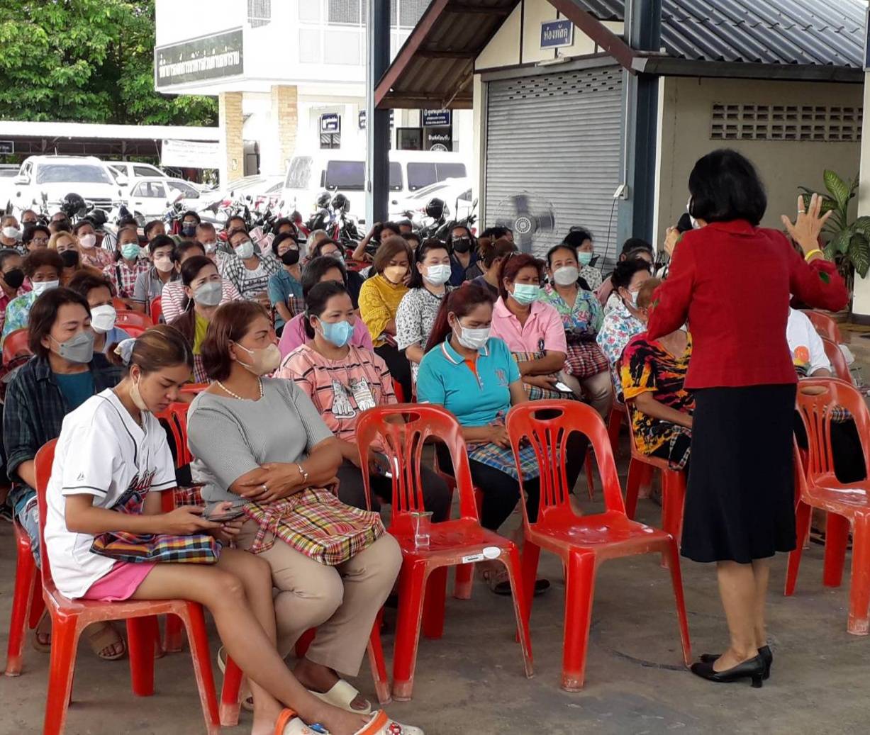 ?พช.ราชบุรี ร่วมพัฒนาศักยภาพองค์กรสตรีและขยายผลการดำเนินงานกองทุนพัฒนาบทบาทสตรี ตามโครงการอบรมและศึกษาดูงานเพื่อพัฒนาศักยภาพสตรี ของ องค์การบริหารส่วนตำบลท่าราบ