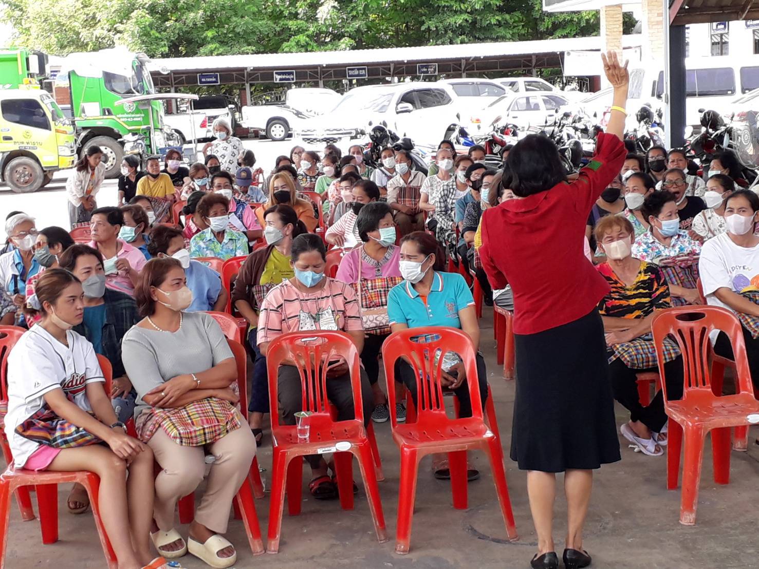 ?พช.ราชบุรี ร่วมพัฒนาศักยภาพองค์กรสตรีและขยายผลการดำเนินงานกองทุนพัฒนาบทบาทสตรี ตามโครงการอบรมและศึกษาดูงานเพื่อพัฒนาศักยภาพสตรี ของ องค์การบริหารส่วนตำบลท่าราบ