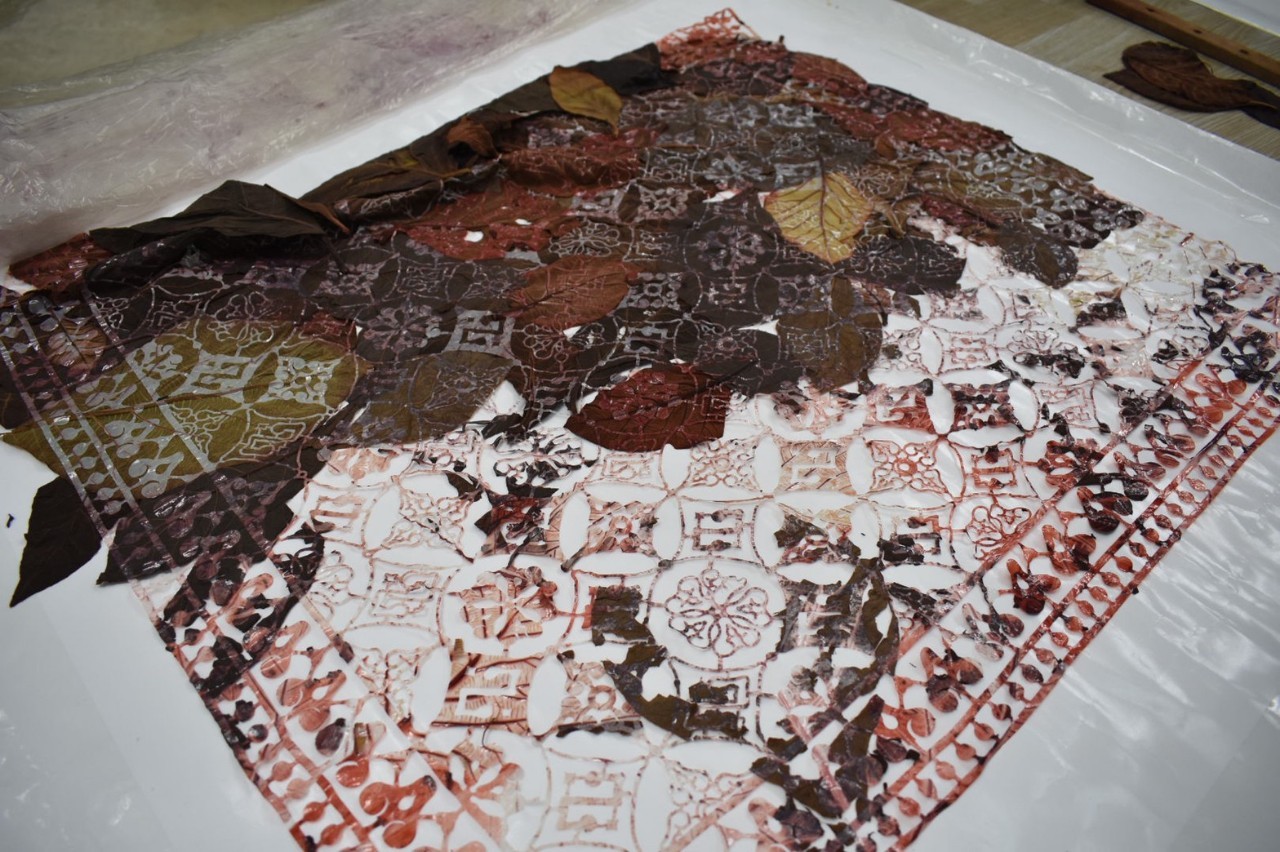 ?พช.ราชบุรี ติดตามความก้าวหน้าการพัฒนาลายผ้า ผู้ผลิต ผู้ประกอบการ OTOP ประเภทผ้า เตรียมประกวดผ้าลายพระราชทาน “ผ้าลายดอกรักราชกัญญา” สนองพระดำริ สมเด็จพระเจ้าลูกเธอ เจ้าฟ้าสิริวัณณวรี นารีรัตนราชกัญญา