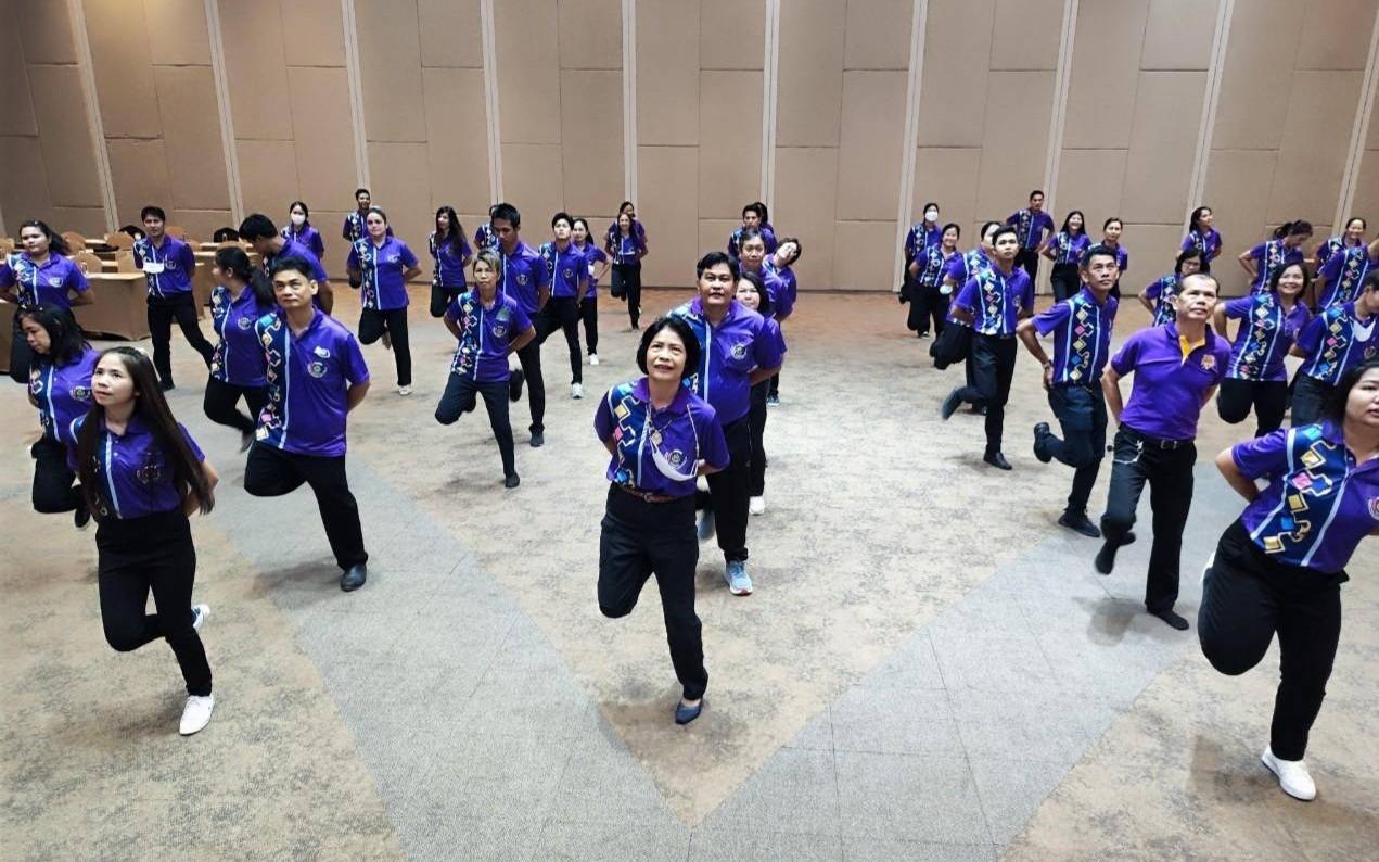 ? พช.ราชบุรี Kick off กิจกรรม “สร้างพลังกาย เสริมพลังใจ พัฒนาทีมงาน ชาว พช.ราชบุรี เฟส 3” ภายใต้โครงการขับเคลื่อนการส่งเสริมและการพัฒนาการออกกำลังกายและกีฬาเพื่อมวลชนให้เป็นวิถีชีวิตในระดับจังหวัด ?