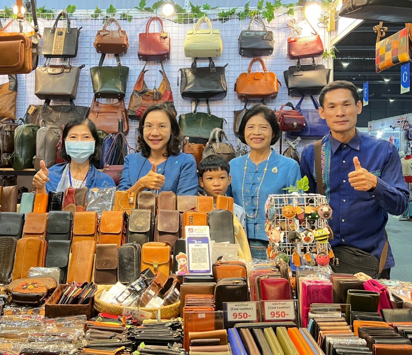 ?จังหวัดราชบุรี ร่วมพิธีเปิดงาน OTOP ศิลปาชีพ ประทีปไทย OTOP หลอมดวงใจ ด้วยพระบารมี