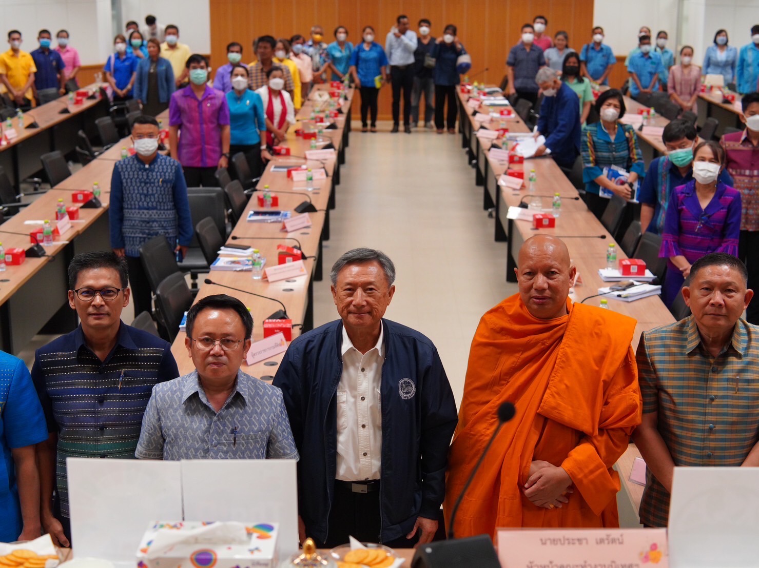 ?กระทรวงมหาดไทย ลงพื้นที่ติดตามการขับเคลื่อนโครงการอำเภอบำบัดทุกข์ บำรุงสุข แบบบูรณาการอย่างยั่งยืน และโครงการหนึ่งตำบล หนึ่งหมู่บ้านยั่งยืน (Sustainable Village) เน้นย้ำ !! ผู้นำต้องทำงานแบบ บูรณาการ ยอมเสียสละทรัพย์ทางโลก แต่ได้ทรัพย์ทางธรรมที่เป็นอริยทรัพย์ คือบุญกุศลส่งให้ความสุขที่ยั่งยืน” ด้วยการเสียสละประโยชน์ส่วนตัวเพื่อส่วนรวม