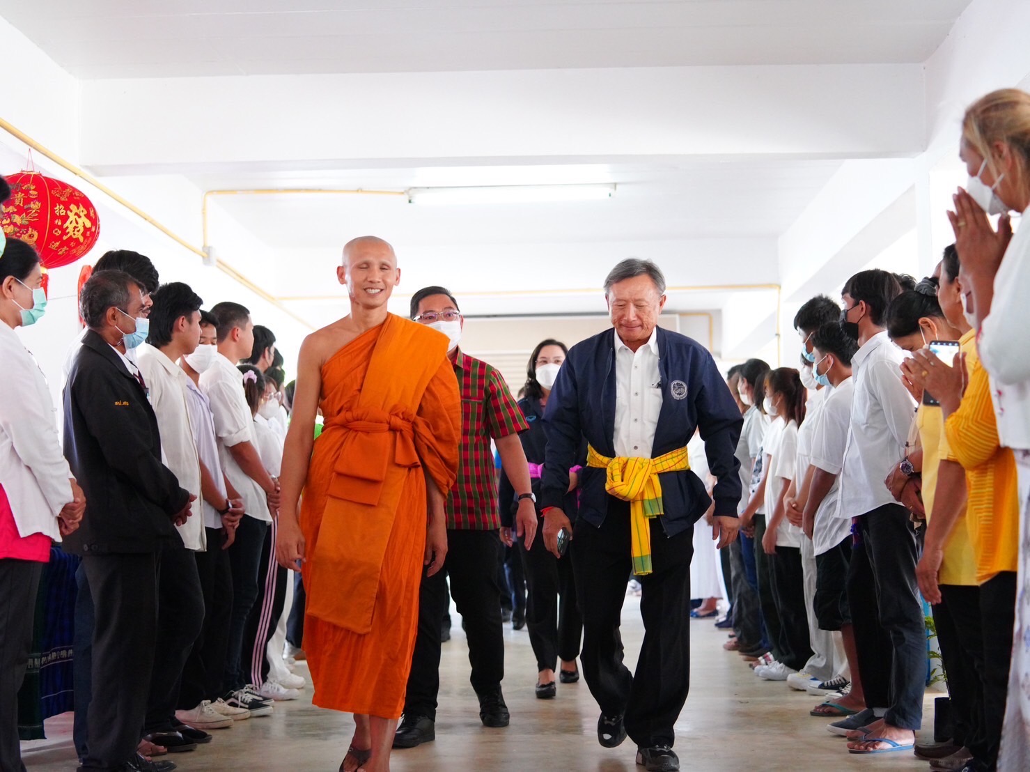 ?กระทรวงมหาดไทย ลงพื้นที่ติดตามการขับเคลื่อนโครงการอำเภอบำบัดทุกข์ บำรุงสุข แบบบูรณาการอย่างยั่งยืน และโครงการหนึ่งตำบล หนึ่งหมู่บ้านยั่งยืน (Sustainable Village) เน้นย้ำ !! ผู้นำต้องทำงานแบบ บูรณาการ ยอมเสียสละทรัพย์ทางโลก แต่ได้ทรัพย์ทางธรรมที่เป็นอริยทรัพย์ คือบุญกุศลส่งให้ความสุขที่ยั่งยืน” ด้วยการเสียสละประโยชน์ส่วนตัวเพื่อส่วนรวม