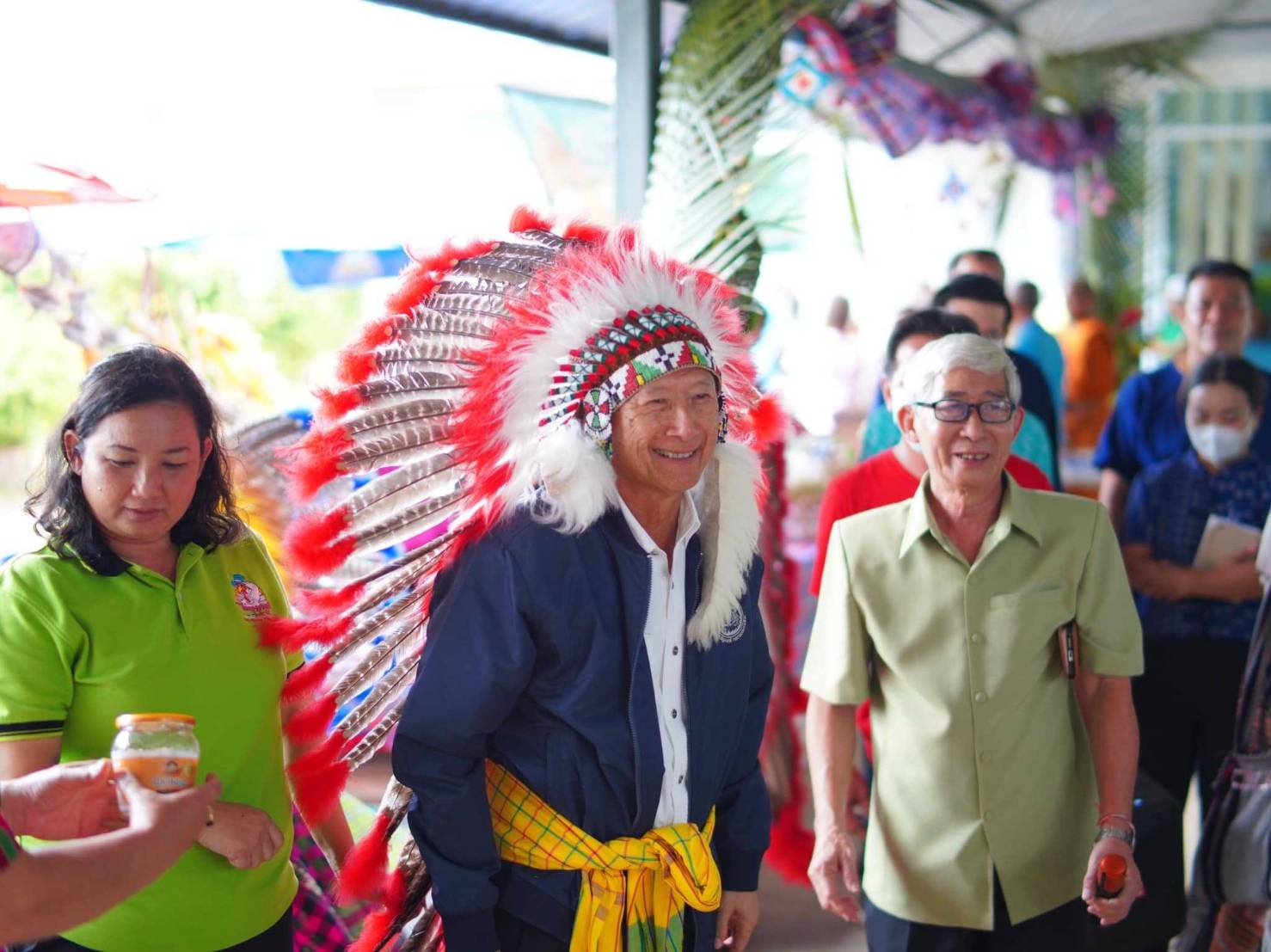 ?กระทรวงมหาดไทย ลงพื้นที่ติดตามการขับเคลื่อนโครงการอำเภอบำบัดทุกข์ บำรุงสุข แบบบูรณาการอย่างยั่งยืน และโครงการหนึ่งตำบล หนึ่งหมู่บ้านยั่งยืน (Sustainable Village) เน้นย้ำ !! ผู้นำต้องทำงานแบบ บูรณาการ ยอมเสียสละทรัพย์ทางโลก แต่ได้ทรัพย์ทางธรรมที่เป็นอริยทรัพย์ คือบุญกุศลส่งให้ความสุขที่ยั่งยืน” ด้วยการเสียสละประโยชน์ส่วนตัวเพื่อส่วนรวม
