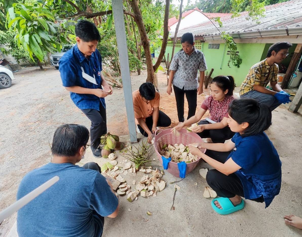 ?พช.ราชบุรี เร่งพัฒนาบุคลากร”ลับมีดให้คม”จัดติวเข้มพัฒนากรบรรจุใหม่ไม่เกิน 6 ปี ให้พร้อมขับเคลื่อนงาน ตามภารกิจให้มีประสิทธิภาพ กิจกรรมที่ 3 การประชุมเชิงปฏิบัติการเสริมสร้างประสบการณ์เรียนรู้การพัฒนาผ้าจกจากกลุ่มอาชีพณัฐธภาผ้าจก
