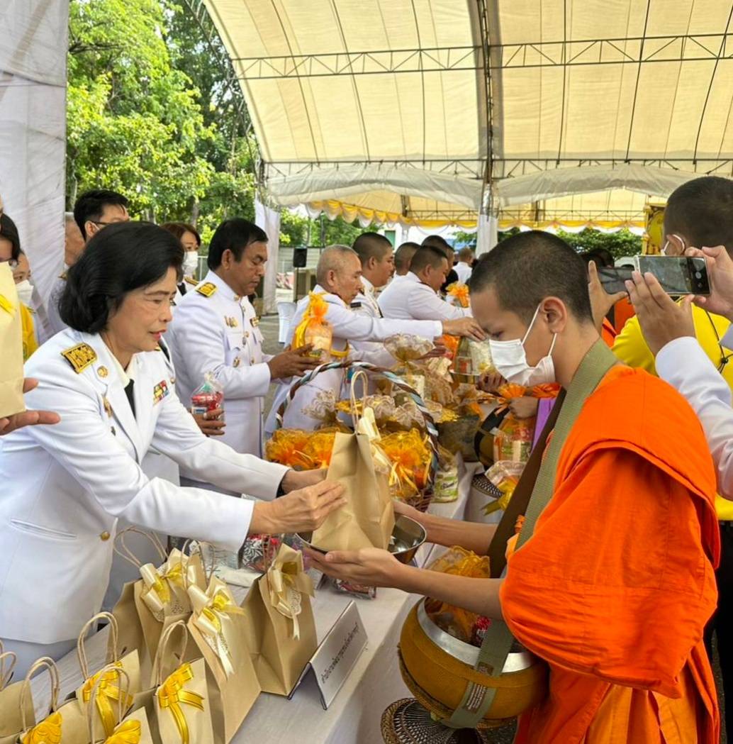 📣พช.ราชบุรี ร่วมพิธีทำบุญตักบาตร และพิธีวางพวงมาลา เนื่องใน “วันนวมินทรมหาราช” เพื่อน้อมรำลึกในพระมหากรุณาธิคุณอันหาที่สุดมิได้ ของพระบาทสมเด็จพระบรมชนกาธิเบศร มหาภูมิพลอดุลยเดชมหาราช บรมนาถบพิตร 13 ตุลาคม