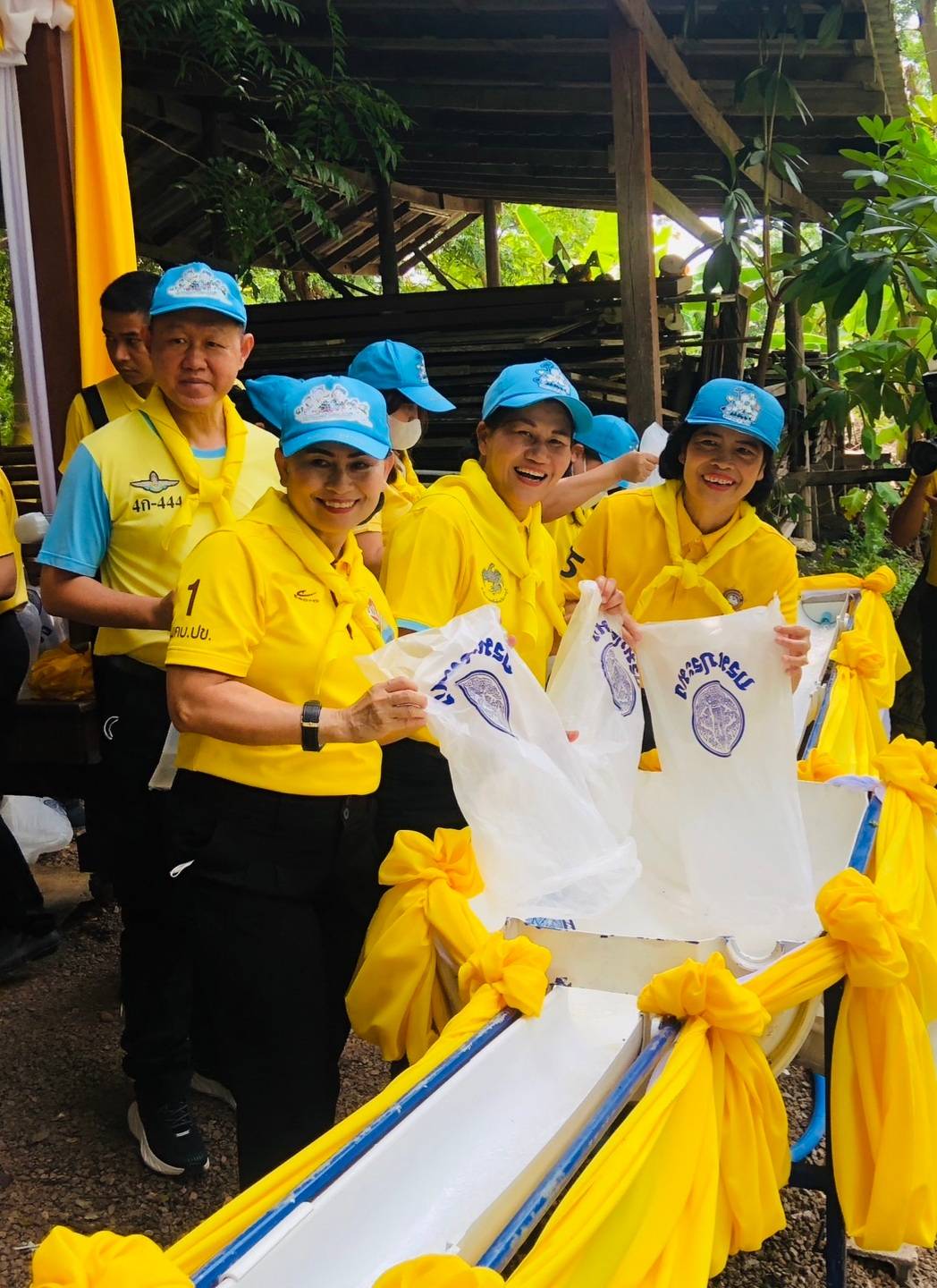 📣พช.ราชบุรี ร่วมกิจกรรมจิตอาสาพัฒนา เนื่องใน “วันนวมินทรมหาราช” เพื่อน้อมรำลึกในพระมหากรุณาธิคุณอันหาที่สุดมิได้ ของพระบาทสมเด็จพระบรมชนกาธิเบศร มหาภูมิพลอดุลยเดชมหาราช บรมนาถบพิตร 13 ตุลาคม