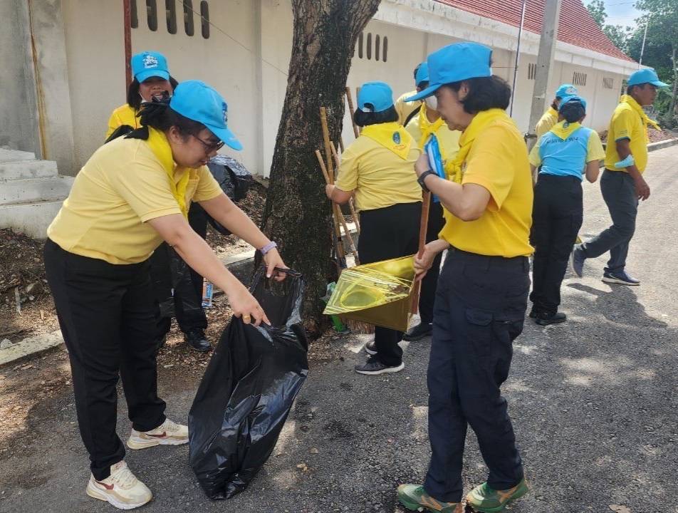 📣พช.ราชบุรี ร่วมกิจกรรมจิตอาสาพัฒนา เนื่องใน “วันนวมินทรมหาราช” เพื่อน้อมรำลึกในพระมหากรุณาธิคุณอันหาที่สุดมิได้ ของพระบาทสมเด็จพระบรมชนกาธิเบศร มหาภูมิพลอดุลยเดชมหาราช บรมนาถบพิตร 13 ตุลาคม