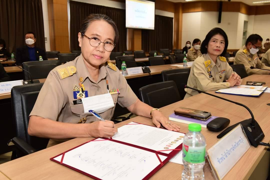 📣 พช.ราชบุรี ร่วมประชุม และบันทึกลงนามความร่วมมือ คณะกรรมการขับเคลื่อนโครงการสร้างความปรองดองสมานฉันท์โดยใช้หลักทางศาสนา “ขยายผลสู่ หมู่บ้านศีลธรรม” จังหวัดราชบุรี