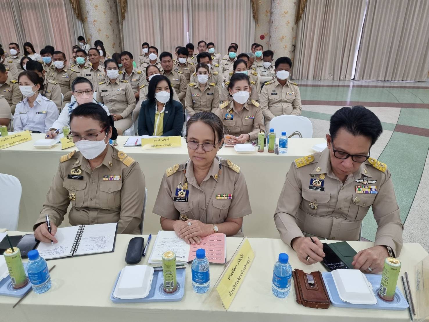 📣 พช.ราชบุรี ร่วมลงพื้นที่มอบนโยบายส่วนราชการ อ.บ้านโป่ง เน้นปัญหาความยากจน ยาเสพติด สถานที่ท่องเที่ยวปลอดภัย