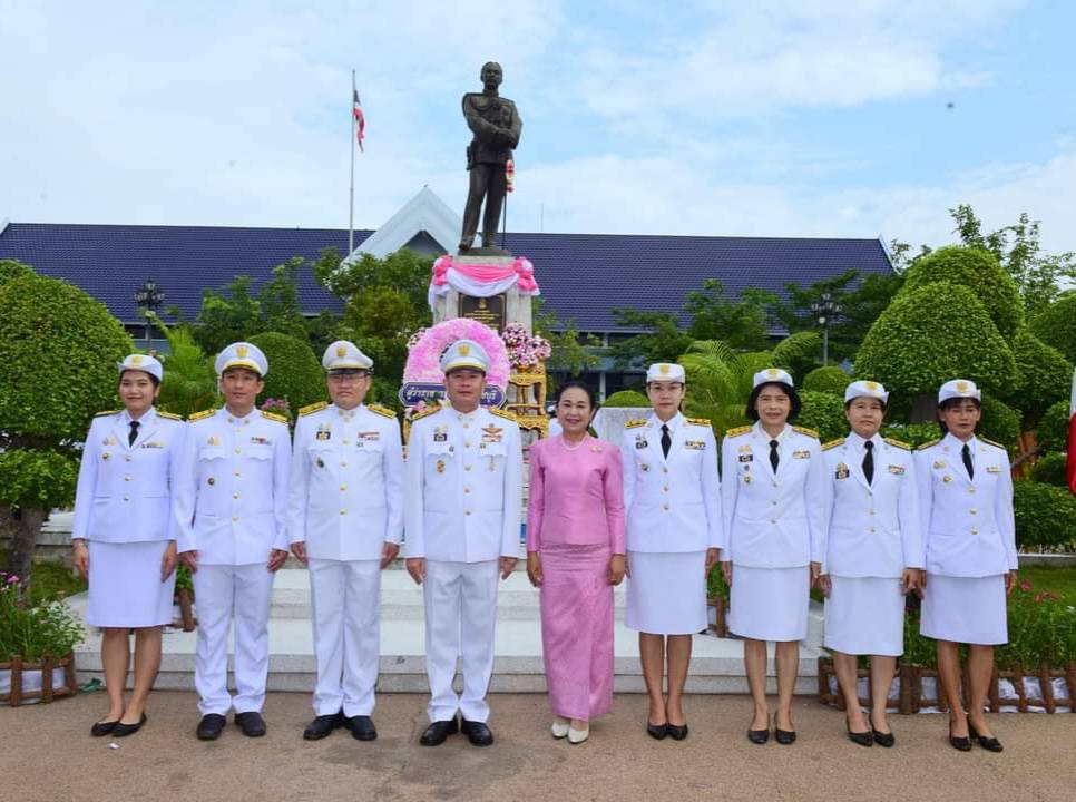 📣ผวจ.ราชบุรี นำข้าราชการในสังกัดวางพวงมาลา และนำพสนิกรน้อมรำลึกในพระมหากรุณาธิคุณ เนื่องในวันคล้ายวันสวรรคต พระบาทสมเด็จพระจุลจอมเกล้าเจ้าอยู่หัว “วันปิยมหาราช” ประจำปี 2566