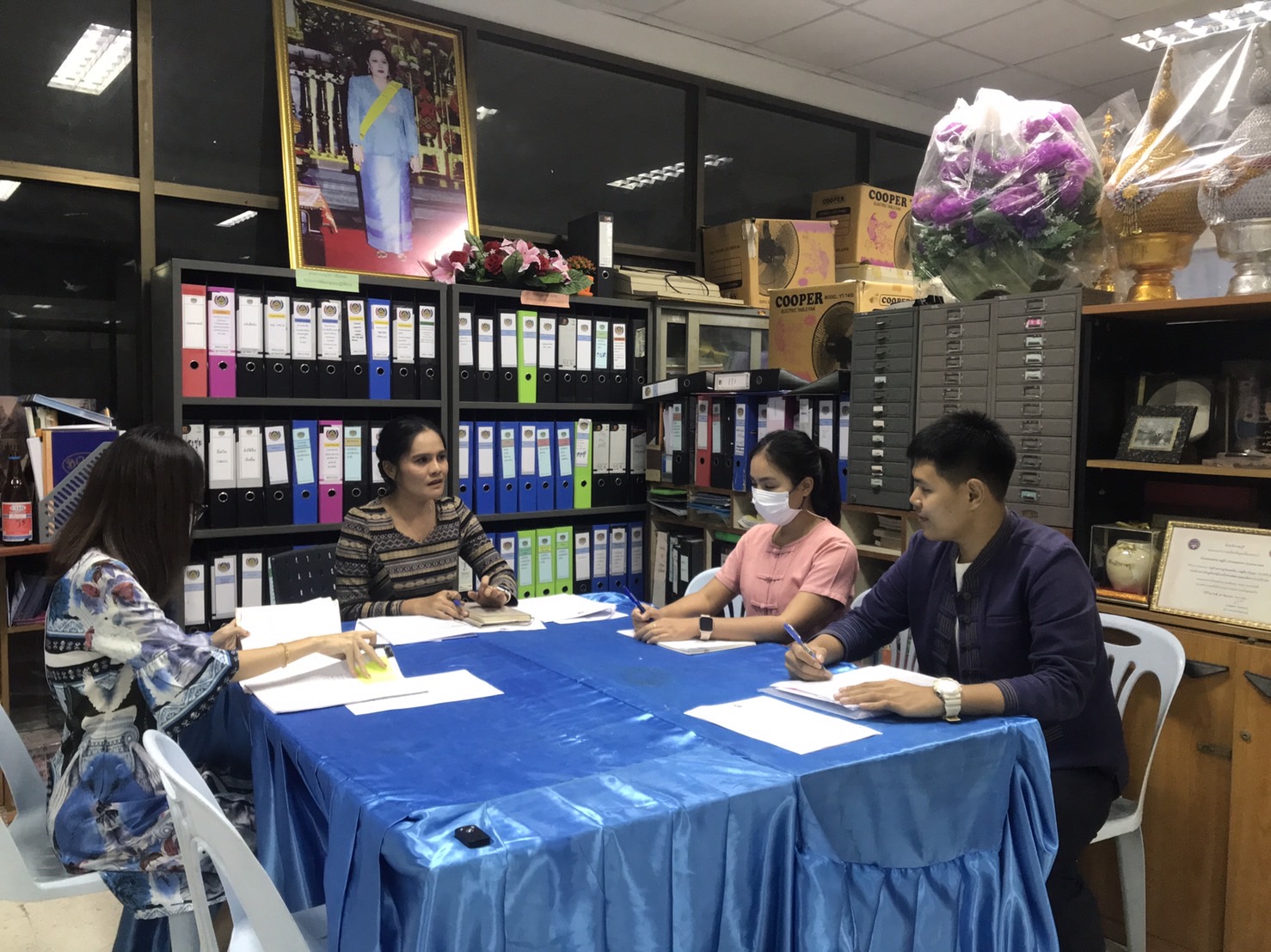 📣พช.ราชบุรี ร่วมรับฟังการประชุม รับการตรวจเยี่ยมหน่วยงานและรับมอบนโยบาย ของนายอนุทิน ชาญวีระกูล รองนายกรัฐมนตรี และรัฐมนตรีว่าการกระทรวงมหาดไทย และรัฐมนตรีช่วยว่าการกระทรวงมหาดไทย ผ่านระบบวีดิทัศน์ทางไกล (Video Conference) และทีวี พช.