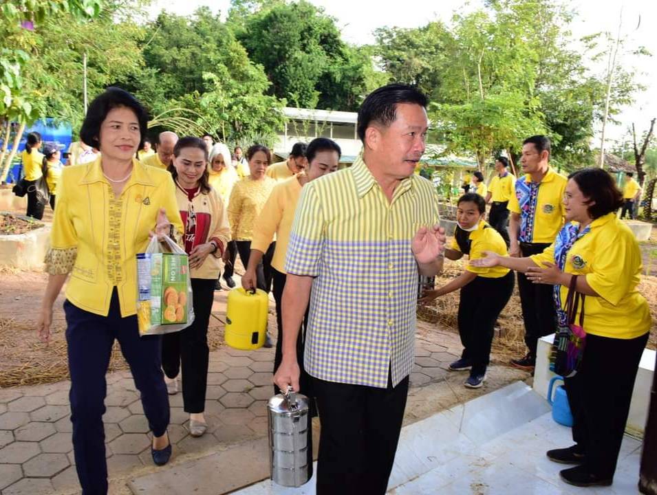 📣จังหวัดราชบุรี ผนึกกำลังเครือข่ายกองทุนหมู่บ้านฯและ 7 ภาคีเครือข่ายจัดกิจกรรม “หิ้วปิ่นโตเข้าวัด เอามื้อสามัคคี สร้างความมั่นคงทางอาหาร ปลูกผักสวนครัว จากวัดสู่ชุมชน” ณ วัดหินกอง ตำบลหินกอง อำเภอเมืองราชบุรี จังหวัดราชบุรี