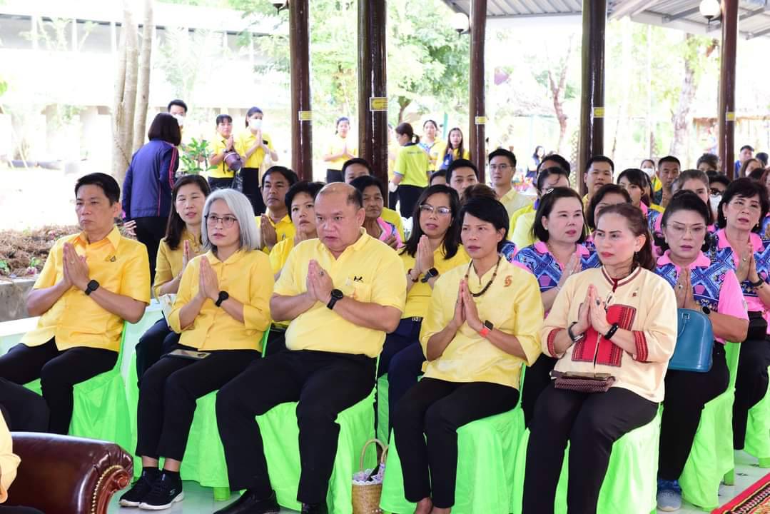 📣จังหวัดราชบุรี ผนึกกำลังเครือข่ายกองทุนหมู่บ้านฯและ 7 ภาคีเครือข่ายจัดกิจกรรม “หิ้วปิ่นโตเข้าวัด เอามื้อสามัคคี สร้างความมั่นคงทางอาหาร ปลูกผักสวนครัว จากวัดสู่ชุมชน” ณ วัดหินกอง ตำบลหินกอง อำเภอเมืองราชบุรี จังหวัดราชบุรี