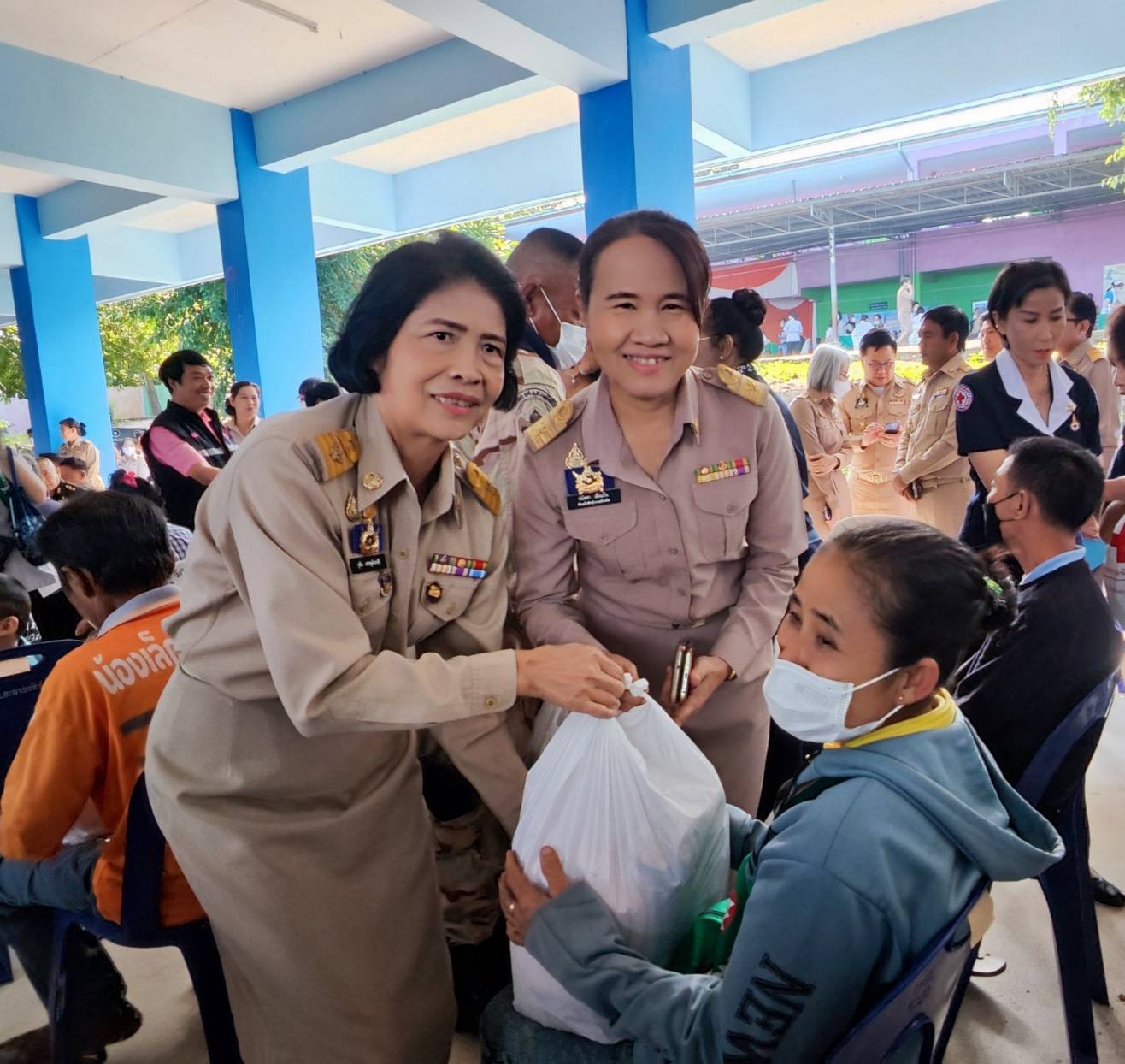 📣 พช.ราชบุรี ร่วมออกหน่วยให้บริการประชาชนภายใต้โครงการจังหวัดเคลื่อนที่ “บำบัดทุกข์บำรุงสุข สร้างรอยยิ้มให้ประชาชนจังหวัดราชบุรี” ร่วมกับโครงการหน่วยแพทย์เคลื่อนที่ พอ.สว.จังหวัดราชบุรี ประจำปี 2567