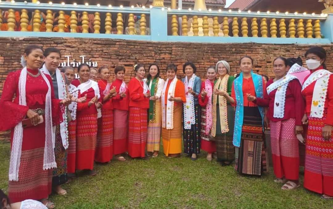 📣 ราชบุรี จัดพิธีมอบประกาศเกียรติคุณ การประกวดผ้า สืบสาน สร้างสรรค์ผ้าลายพระราชทาน “ผ้าลายขิดนารีรัตนราชกัญญา “ ประจำปี 2565 และ ผ้าลายพระราชทาน “ผ้าลายดอกรักราชกัญญา ” ประจำปี 2566