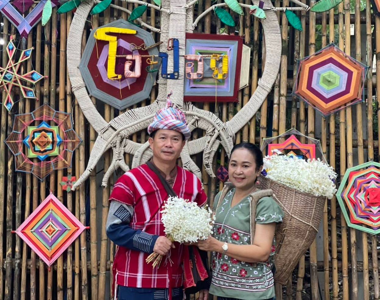 📣ผู้ว่าราชการจังหวัดราชบุรี พร้อมนายกเหล่ากาชาดจังหวัดนำคณะลงพื้นที่เยี่ยมชม ตลาดโอ๊ะป่อย ชุมชนท่องเที่ยว OTOP นวัตวิถี กระตุ้นเศรษฐกิจฐานราก ส่งเสริมการท่องเที่ยวและสร้างรายได้ชุมชนอย่างยั่งยืน