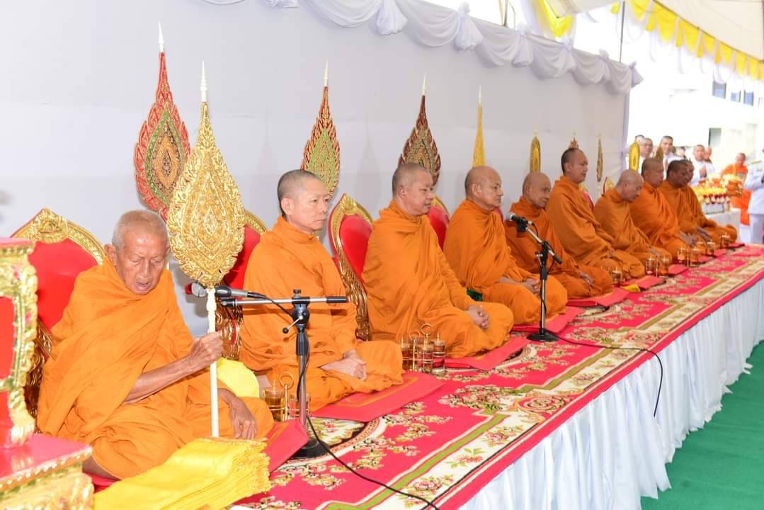 📣พช.ราชบุรี ร่วมพิธีทำบุญตักบาตร และพิธีวางพานพุ่มดอกไม้ถวายราชสักการะ เนื่องในวันคล้ายวันพระบรมราชสมภพพระบาทสมเด็จพระบรมชนกาธิเบศร มหาภูมิพลอดุลยเดชมหาราช บรมนาถบพิตร วันชาติ และวันพ่อแห่งชาติ 5 ธันวาคม 2566