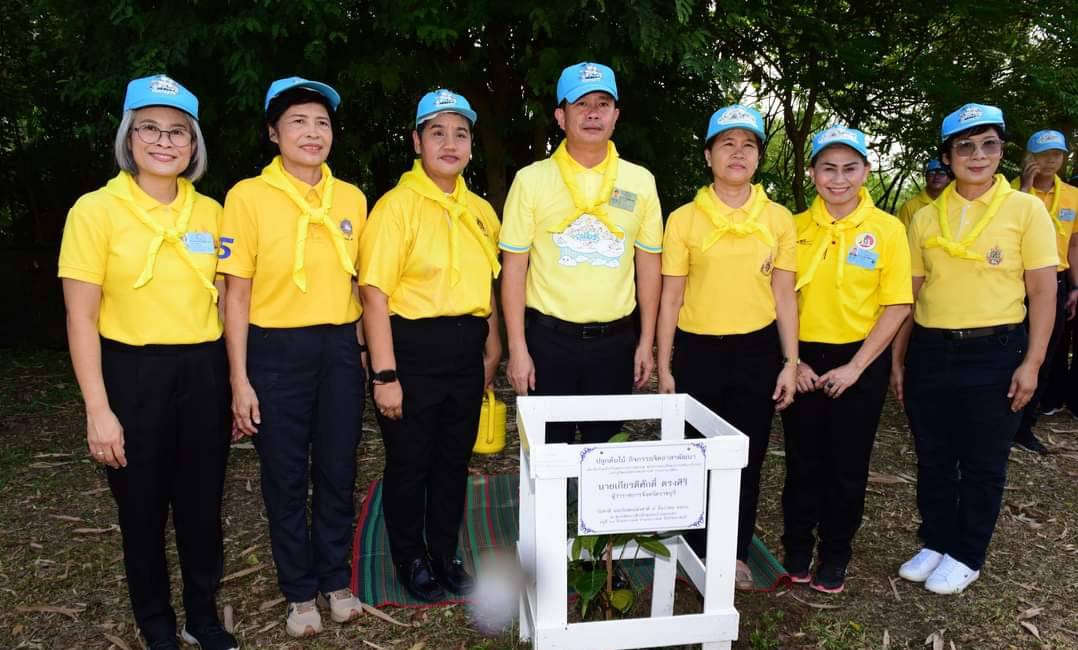 📣พช.ราชบุรี ร่วมกิจกรรมจิตอาสาพัฒนาสถานที่และปรับภูมิทัศน์ เนื่องในวันคล้ายวันพระบรมราชสมภพพระบาทสมเด็จพระบรมชนกาธิเบศร มหาภูมิพลอดุลยเดชมหาราช บรมนาถบพิตร วันชาติ และวันพ่อแห่งชาติ 5 ธันวาคม 2566