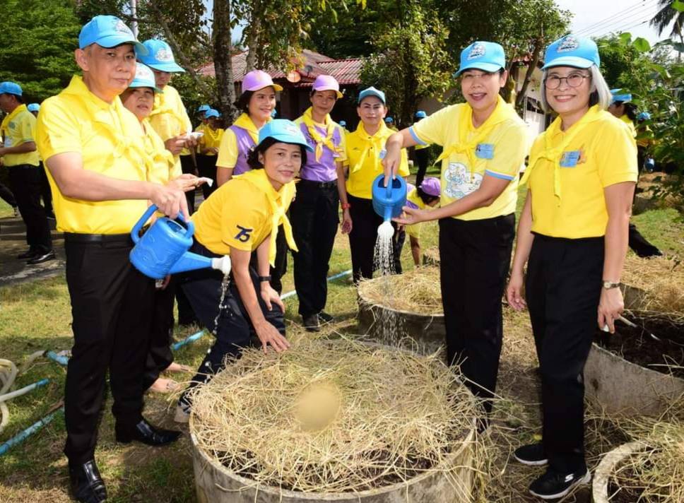 📣พช.ราชบุรี ร่วมกิจกรรมจิตอาสาพัฒนาสถานที่และปรับภูมิทัศน์ เนื่องในวันคล้ายวันพระบรมราชสมภพพระบาทสมเด็จพระบรมชนกาธิเบศร มหาภูมิพลอดุลยเดชมหาราช บรมนาถบพิตร วันชาติ และวันพ่อแห่งชาติ 5 ธันวาคม 2566