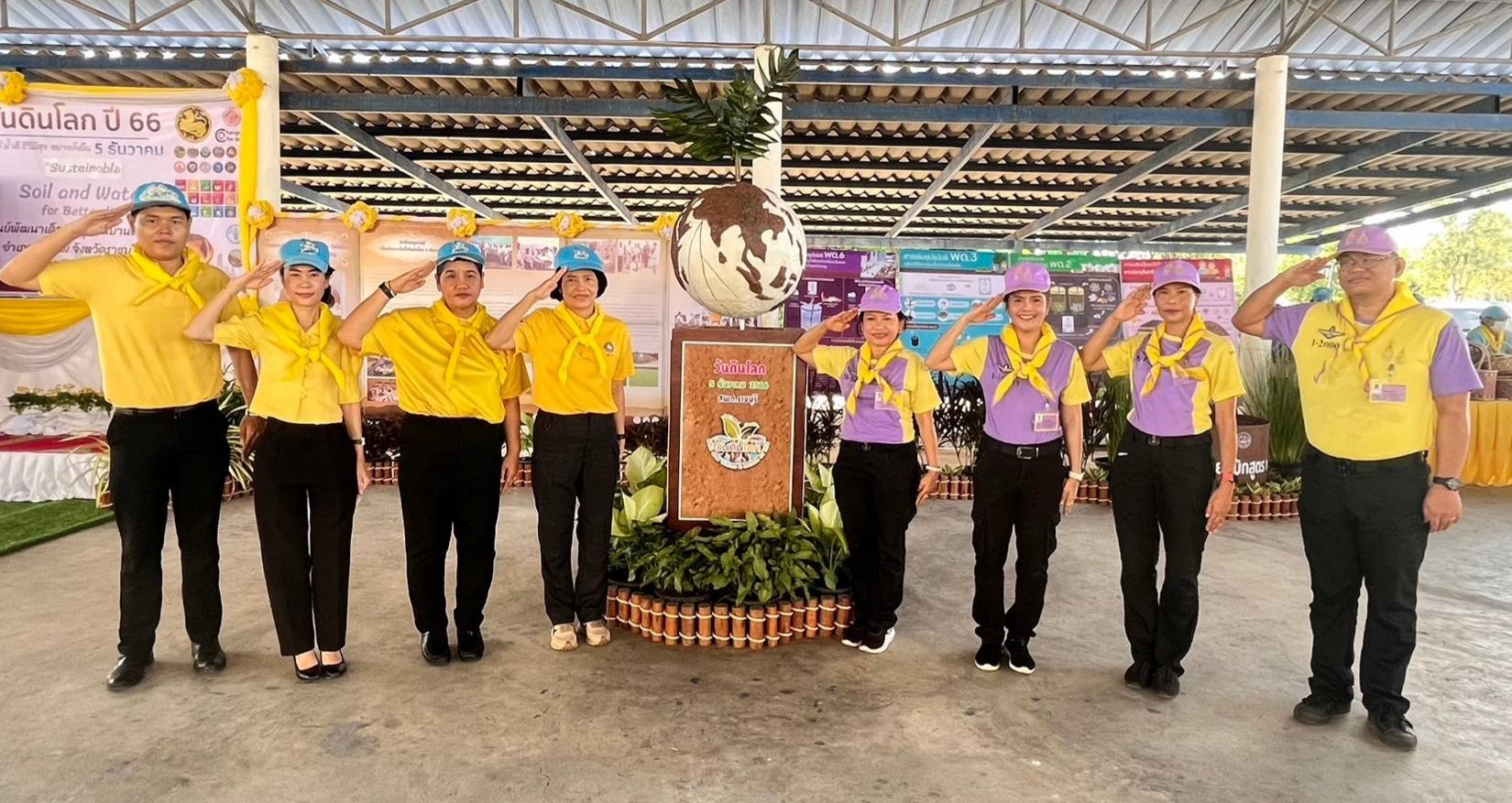 📣พช.ราชบุรี ร่วมกิจกรรมจิตอาสาพัฒนาสถานที่และปรับภูมิทัศน์ เนื่องในวันคล้ายวันพระบรมราชสมภพพระบาทสมเด็จพระบรมชนกาธิเบศร มหาภูมิพลอดุลยเดชมหาราช บรมนาถบพิตร วันชาติ และวันพ่อแห่งชาติ 5 ธันวาคม 2566