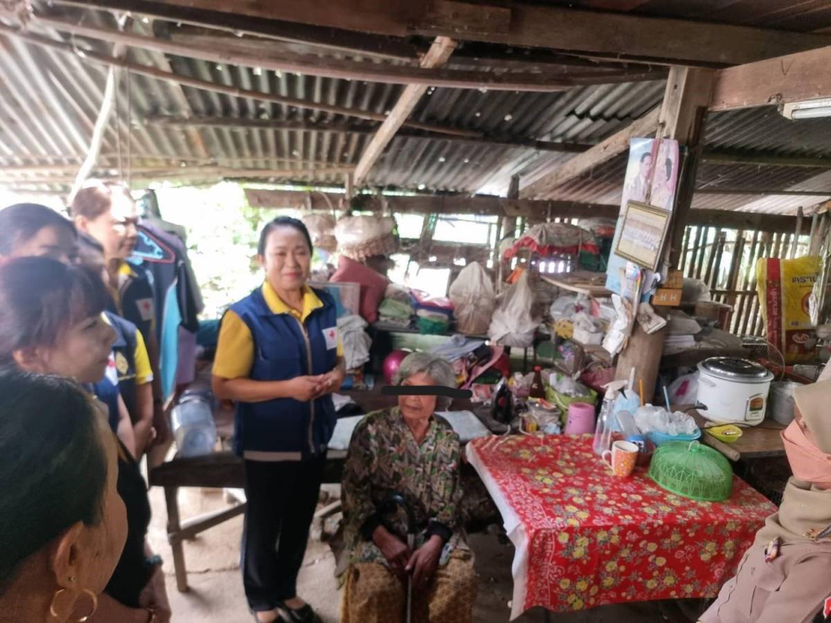 📣 แม่บ้านมหาดไทยจังหวัดราชบุรี ร่วมกับพช.ราชบุรี ลงพื้นที่ช่วยเหลือและให้กำลังใจครัวเรือนยากไร้ ครัวเรือนตกเกณฑ์ตามระบบ TPMAP และThaiQM อำเภอเมืองราชบุรี