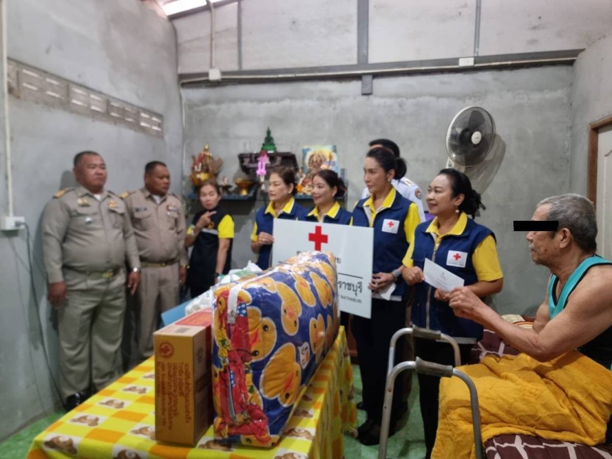 📣 แม่บ้านมหาดไทยจังหวัดราชบุรี ร่วมกับพช.ราชบุรี ลงพื้นที่ช่วยเหลือและให้กำลังใจครัวเรือนยากไร้ ครัวเรือนตกเกณฑ์ตามระบบ TPMAP และThaiQM อำเภอเมืองราชบุรี