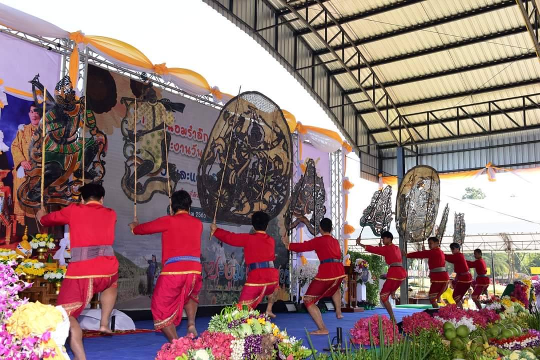 📣พช.ราชบุรี ร่วมต้อนรับ นายพลากร สุวรรณรัฐ องคมนตรี ในการตรวจเยี่ยมและน้อมรำลึกก่อตั้งโครงการศึกษาวิธีการฟื้นฟูที่ดินเสื่อมโทรมเขาชะงุ้มและงานวันดินโลก ปี 2566