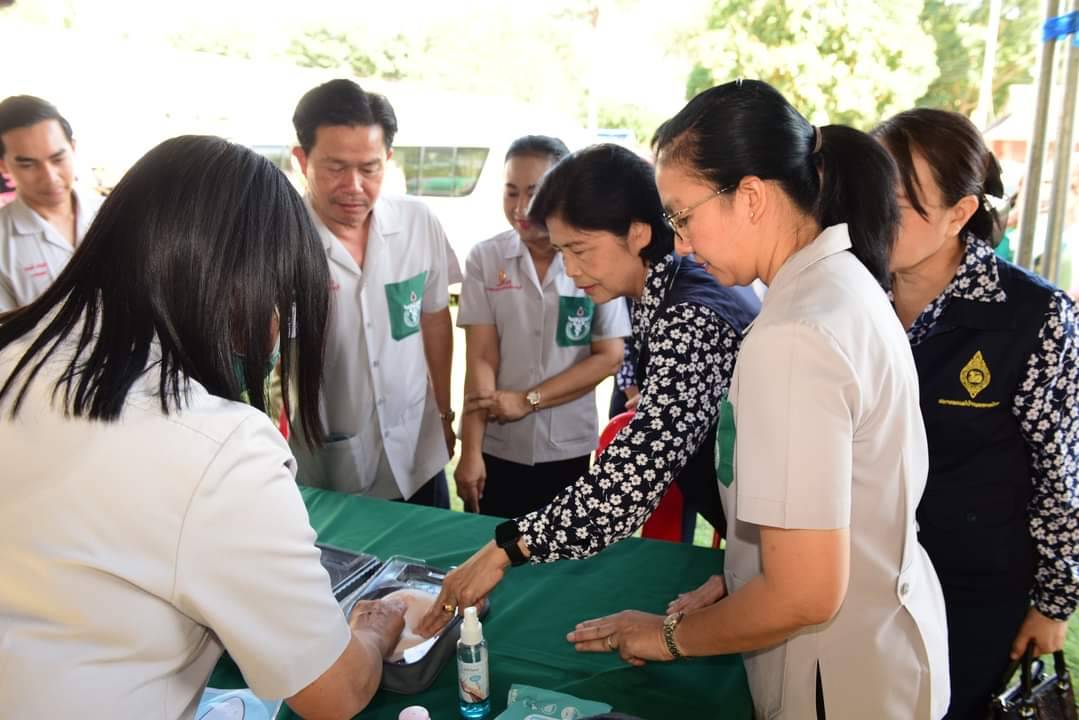 📣 พช.ราชบุรี ร่วมออกหน่วยให้บริการประชาชนภายใต้โครงการจังหวัดเคลื่อนที่ “บำบัดทุกข์บำรุงสุข สร้างรอยยิ้มให้ประชาชนจังหวัดราชบุรี” ร่วมกับโครงการหน่วยแพทย์เคลื่อนที่ พอ.สว.จังหวัดราชบุรี ประจำปี 2567