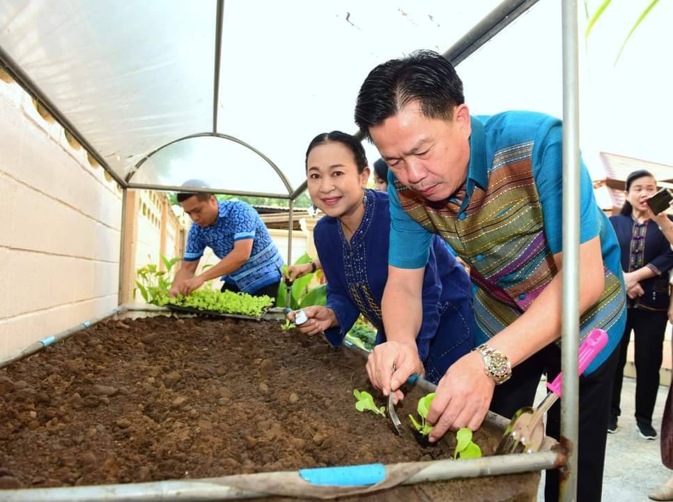 เปิดจวนผู้ว่าราชการจังหวัดราชบุรี  น้อมนำแนวพระราชดำริของสมเด็จพระกนิษฐาธิราชเจ้า กรมสมเด็จพระเทพรัตนราชสุดาฯ สยามบรมราชกุมารี  ขับเคลื่อนโครงการสร้างความมั่นคงทางอาหาร “บ้านนี้มีรัก ปลูกผักกินเอง”ขยายผลสู่ทุกครัวเรือน ลดรายจ่าย เพิ่มรายได้ อย่างยั่งยืน