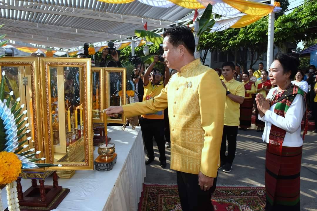 📣 พช.ราชบุรี ขับเคลื่อนการขจัดความยากจนและพัฒนาคนทุกช่วงวัยอย่างยั่งยืนตามหลักปรัชญาของเศรษฐกิจพอเพียง “คนราชบุรี ไม่ทิ้งกัน” ในงานทำบุญเมืองราชบุรี 207 ปีศาลหลักเมือง