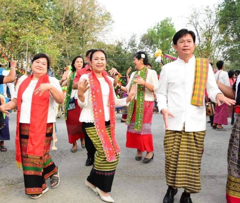 📣ราชบุรีจัดงานสืบสานวิถีวัฒนธรรมประเพณีมอญ “เจี๊ยะ โม่ง โร่ง โม่น เดิง ราชบุรี” กินอยู่ดูมอญ ราชบุรี ครั้งที่ 8 ร่วมห่มผ้าพระเจดีย์มอญเก่าแก่กว่า 250 ปี