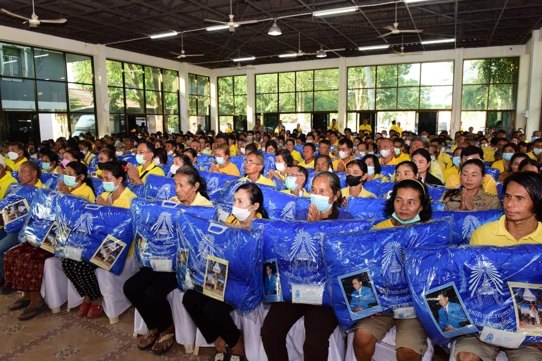 📣 พช.ราชบุรี ร่วมพิธีมอบผ้าห่มกันหนาวพระราชทาน
