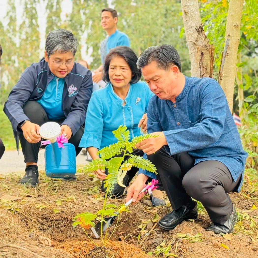 📣 พช.ราชบุรี KICK OFF ขับเคลื่อนโครงการ “ทางนี้มีผล ผู้คนรักกัน ถนนกินได้ 1,073 เส้นทาง เฉลิมพระเกียรติพระบาทสมเด็จพระเจ้าอยู่หัว เนื่องในโอกาสมหามงคลเฉลิมพระชนมพรรษา 6 รอบ 28 กรกฎาคม 2567”