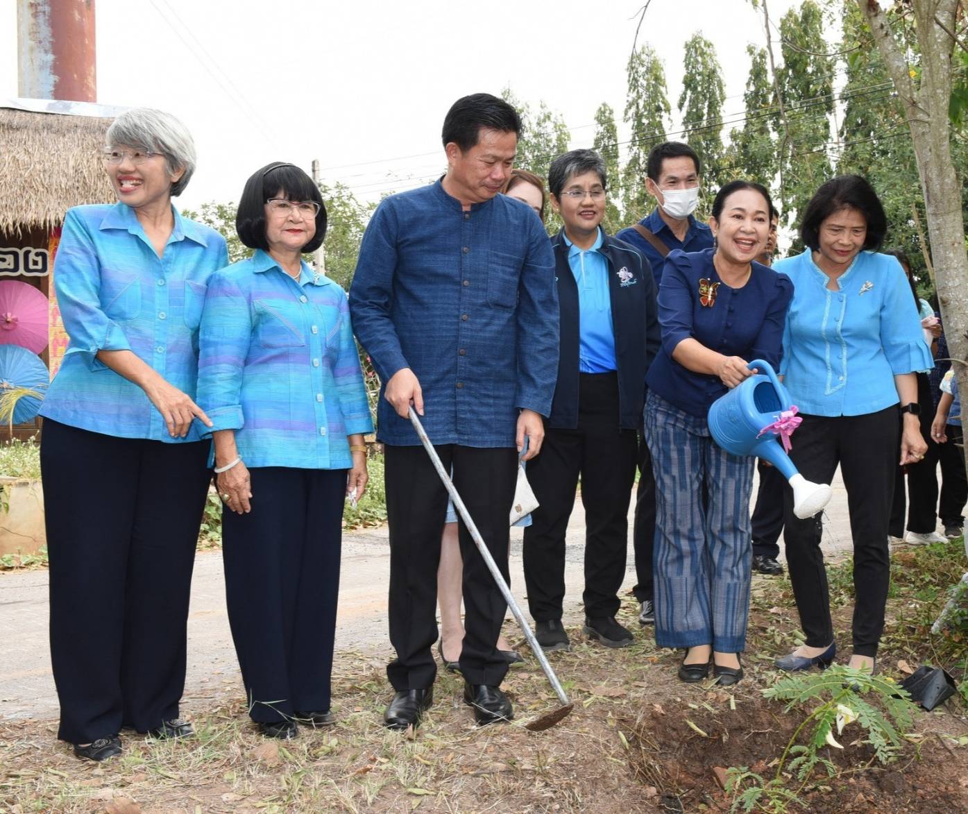 📣 พช.ราชบุรี KICK OFF ขับเคลื่อนโครงการ “ทางนี้มีผล ผู้คนรักกัน ถนนกินได้ 1,073 เส้นทาง เฉลิมพระเกียรติพระบาทสมเด็จพระเจ้าอยู่หัว เนื่องในโอกาสมหามงคลเฉลิมพระชนมพรรษา 6 รอบ 28 กรกฎาคม 2567”