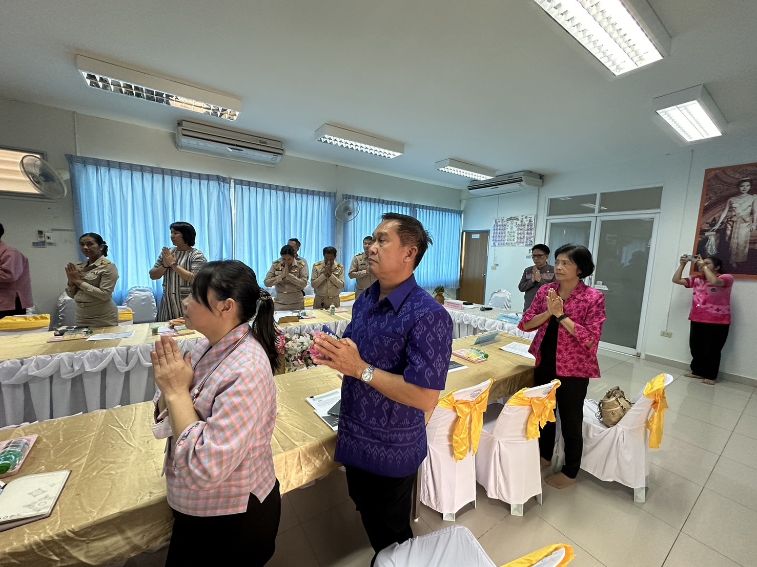 📣 พช. ราชบุรี ลงพื้นที่ตรวจเยี่ยมและให้กำลังใจ สนับสนุนและติดตาม ผลการดำเนินการตามนโยบายของรัฐบาล ภารกิจสำคัญของกระทรวงมหาดไทย และจังหวัดราชบุรี เกิดการบูรณาการร่วมคิดร่วมทำสรรสร้างสิ่งดีให้เกิดขึ้น “Change for good”