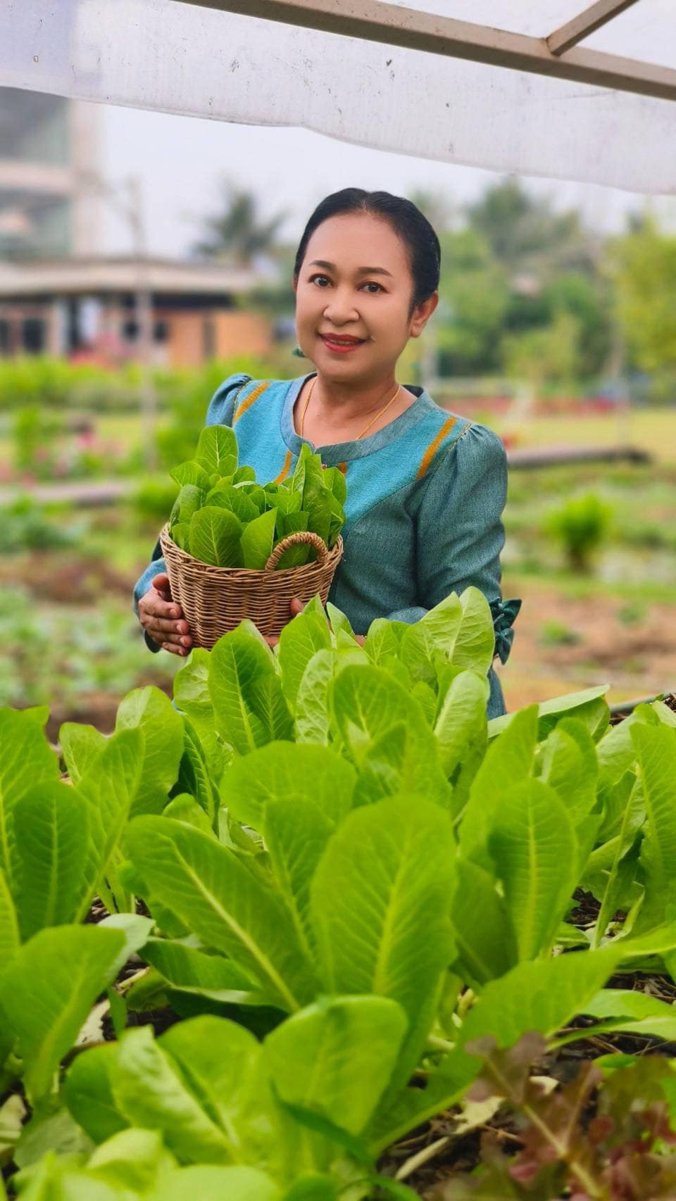 📣 ประธานชมรมแม่บ้านพัฒนาชุมชน จับมือ ประธานชมรมแม่บ้านมหาดไทยจังหวัดราชบุรี ขยายผลการน้อมนำแนวพระราชดำริของสมเด็จพระกนิษฐาธิราชเจ้า กรมสมเด็จพระเทพรัตนราชสุดาฯ สยามบรมราชกุมารี ขับเคลื่อนโครงการสร้างความมั่นคงทางอาหาร “บ้านนี้มีรัก ปลูกผักกินเอง”ขยายผลอาหารปลอดภัยจากบ้านสู่โรงแรม