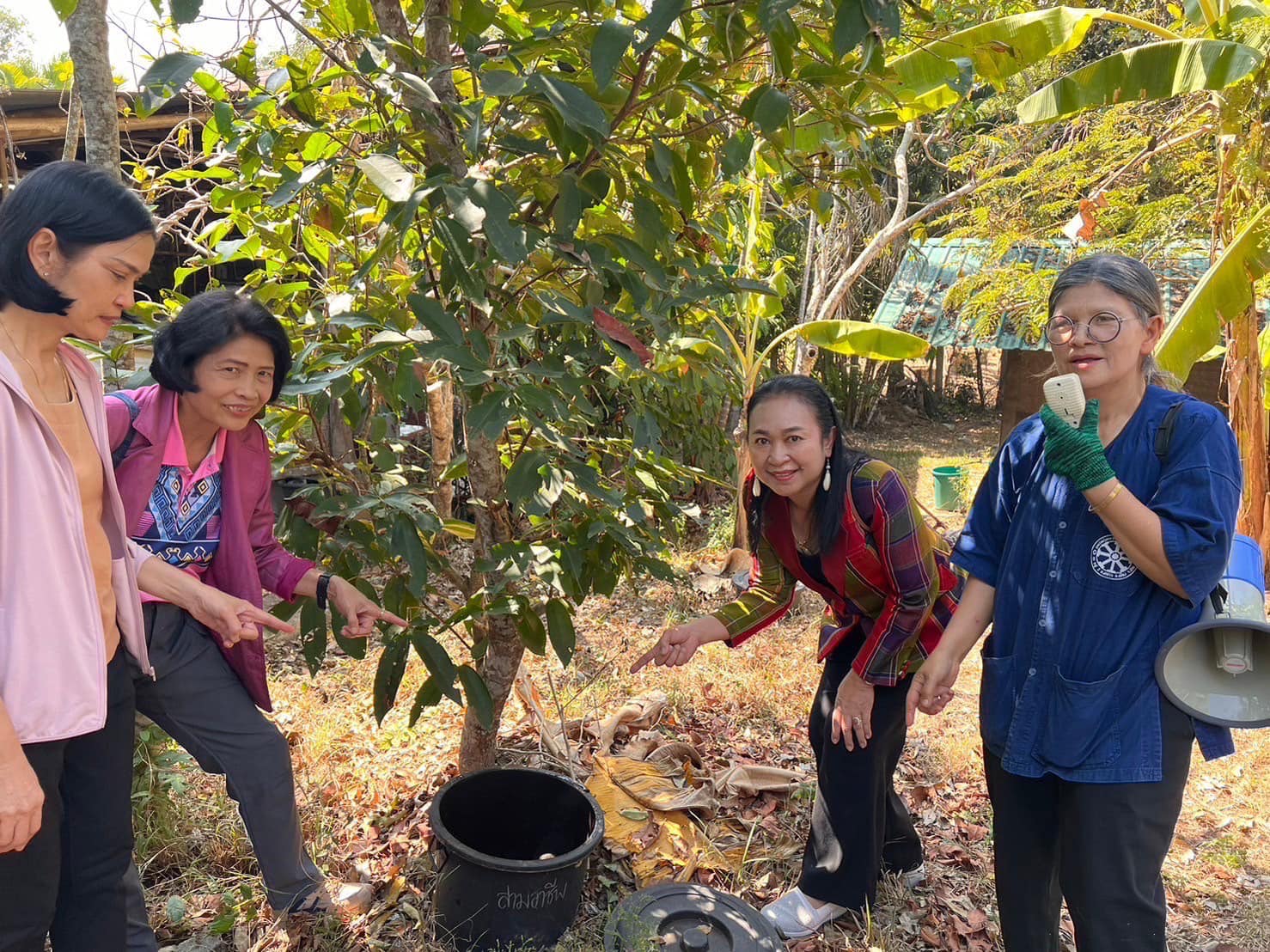 📣 มมท. ราชบุรี เข้าร่วมโครงการสัมมนาและศึกษาดูงานเพื่อเพิ่มประสิทธิภาพในการปฏิบัติงาน ตามพระดำริฯ ต่อยอดกิจกรรมบ้านนี้มีรัก ปลูกผักกินเอง และ ทางนี้มีผลผู้คนรักกัน ณ.จังหวัดน่าน