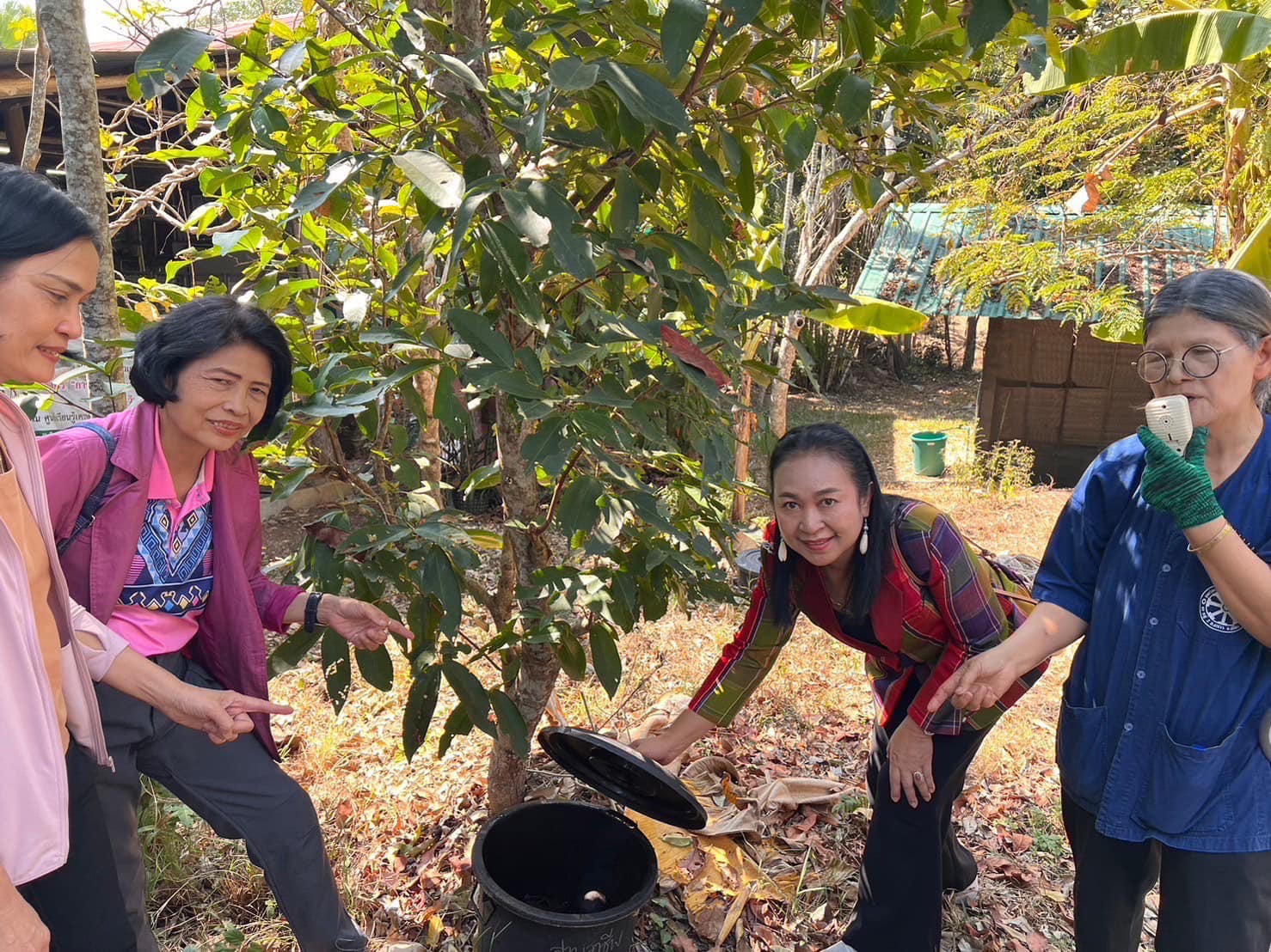 📣 มมท. ราชบุรี เข้าร่วมโครงการสัมมนาและศึกษาดูงานเพื่อเพิ่มประสิทธิภาพในการปฏิบัติงาน ตามพระดำริฯ ต่อยอดกิจกรรมบ้านนี้มีรัก ปลูกผักกินเอง และ ทางนี้มีผลผู้คนรักกัน ณ.จังหวัดน่าน