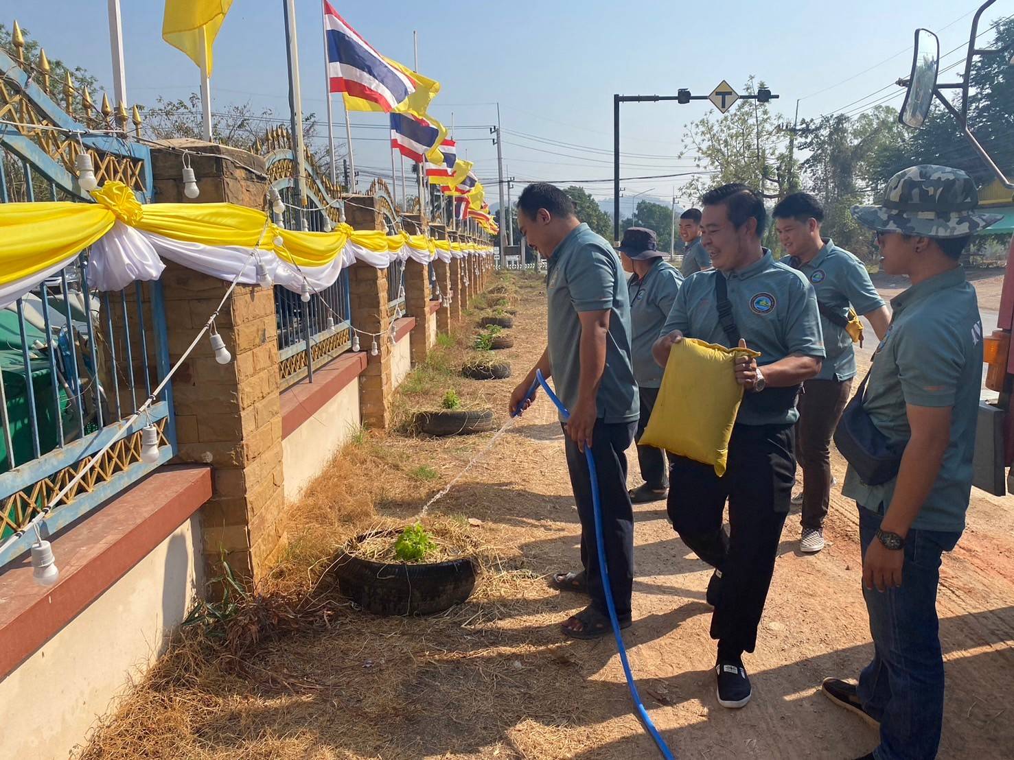สำนักพัฒนาชุมชนอำเภอปากท่อ จัดกิจกรรม kickoff โครงการทางนี้มีผลผู้คนรักกัน ถนนกินได้ 1,073 เส้นทาง เฉลิมพระเกียรติพระบาทสมเด็จพระเจ้าอยู่หัว เนื่องในโอกาสมหามงคลเฉลิมพระชนมพรรษา 6 รอบ 28 กรกฎาคม 2567