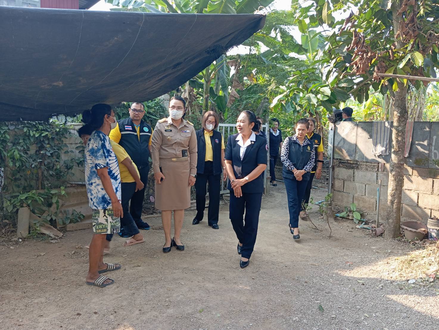 📣 นายกเหล่ากาชาดจังหวัดราชบุรี แม่บ้านมหาดไทยจังหวัดราชบุรี ลงพื้นที่ช่วยเหลือและให้กำลังใจครัวเรือนผู้มีรายได้น้อย และครัวเรือนเปราะบางอำเภอวัดเพลง