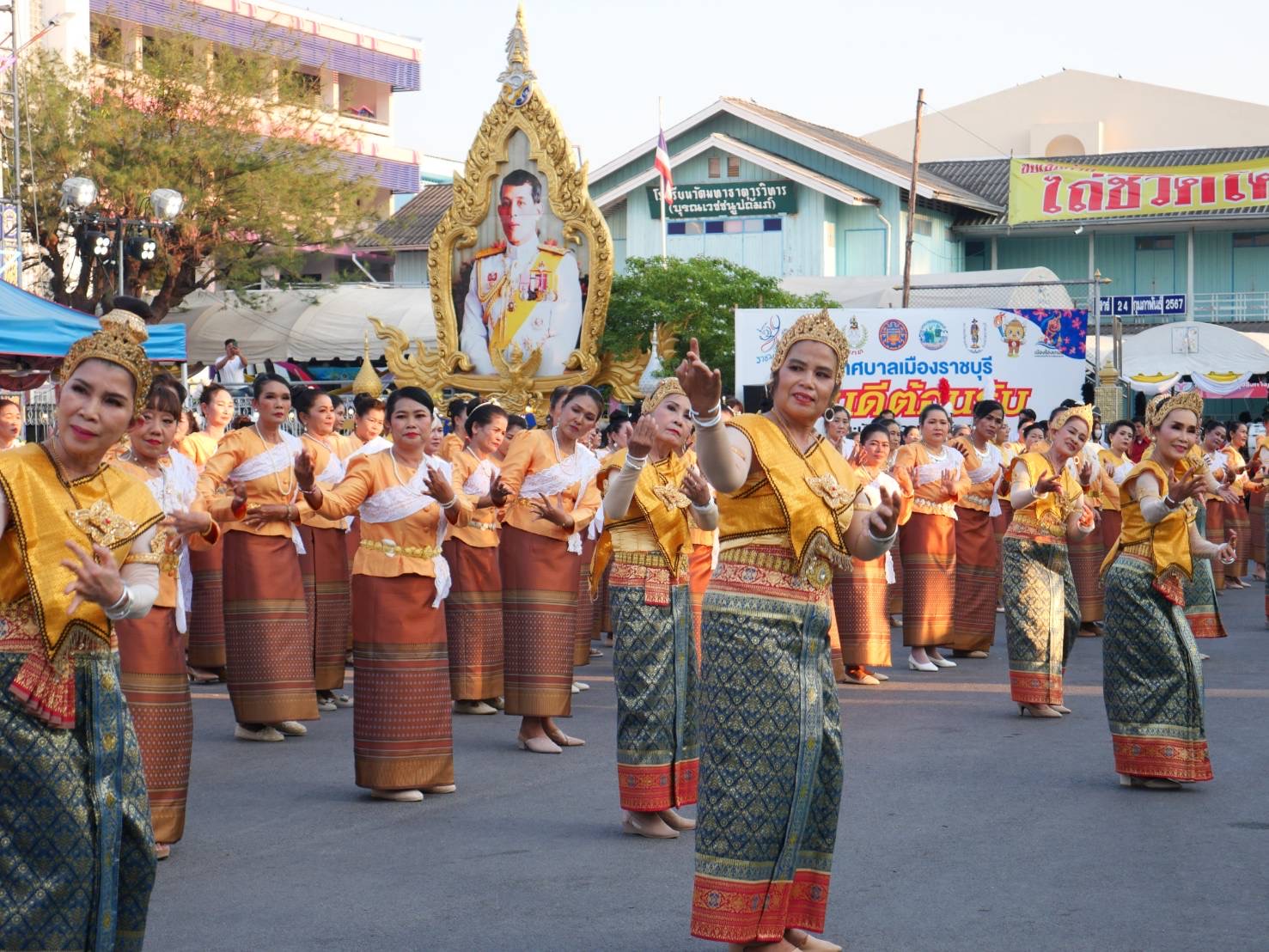 📣 พช.ราชบุรี ร่วมพิธีเปิดโครงการสีสันแห่งแสงทวารวดี ศรีรัตนมหาธาตุ ราชบุรี ห่มผ้าพระมหาธาตุ เวียนเทียน เนื่องในเทศกาลวันสำคัญทางพระพุทธศาสนา วันมาฆบูชา ประจำปี พ.ศ. 2567