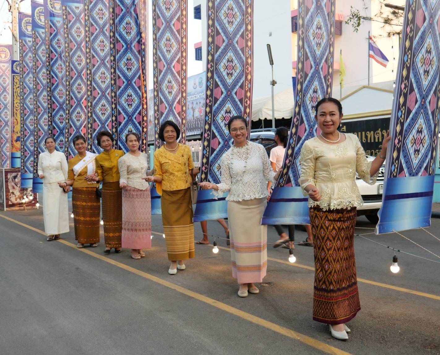 📣 พช.ราชบุรี ร่วมพิธีเปิดโครงการสีสันแห่งแสงทวารวดี ศรีรัตนมหาธาตุ ราชบุรี ห่มผ้าพระมหาธาตุ เวียนเทียน เนื่องในเทศกาลวันสำคัญทางพระพุทธศาสนา วันมาฆบูชา ประจำปี พ.ศ. 2567