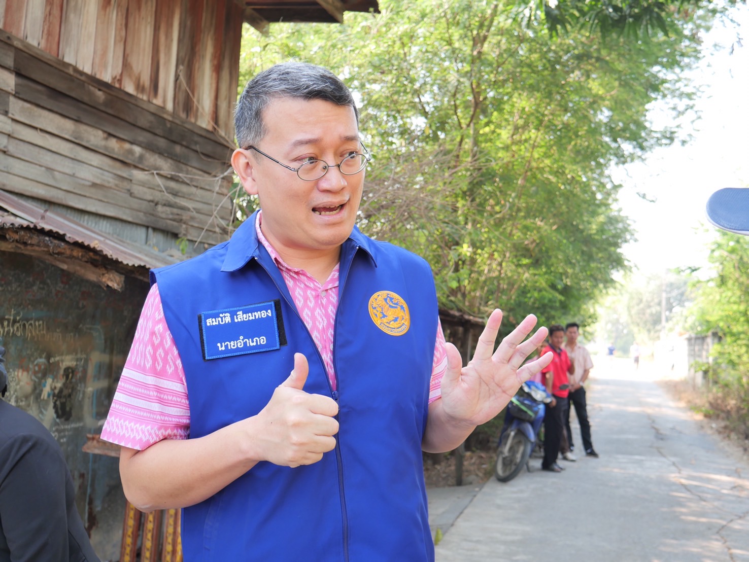 อำเภอบางแพ ร่วมกับ สำนักงานเหล่ากาชาดจังหวัดราชบุรี ลงพื้นที่เยี่ยมบ้านครัวเรือนยากจน TPMAP และ Thai Qm เพื่อขับเคลื่อนการขจัดความยากจนและพัฒนาคนทุกช่วงวัยอย่างยั่งยืนตามหลักปรัชญาของเศรษฐกิจพอเพียง “คนราชบุรี ไม่ทิ้งกัน”