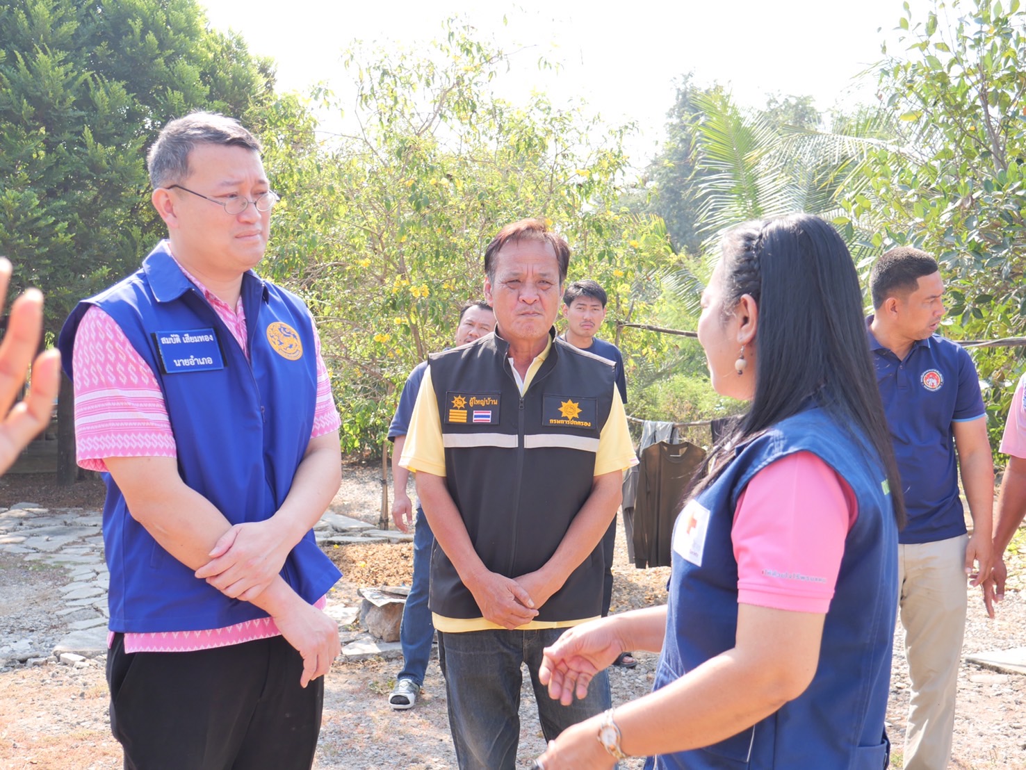 อำเภอบางแพ ร่วมกับ สำนักงานเหล่ากาชาดจังหวัดราชบุรี ลงพื้นที่เยี่ยมบ้านครัวเรือนยากจน TPMAP และ Thai Qm เพื่อขับเคลื่อนการขจัดความยากจนและพัฒนาคนทุกช่วงวัยอย่างยั่งยืนตามหลักปรัชญาของเศรษฐกิจพอเพียง “คนราชบุรี ไม่ทิ้งกัน”