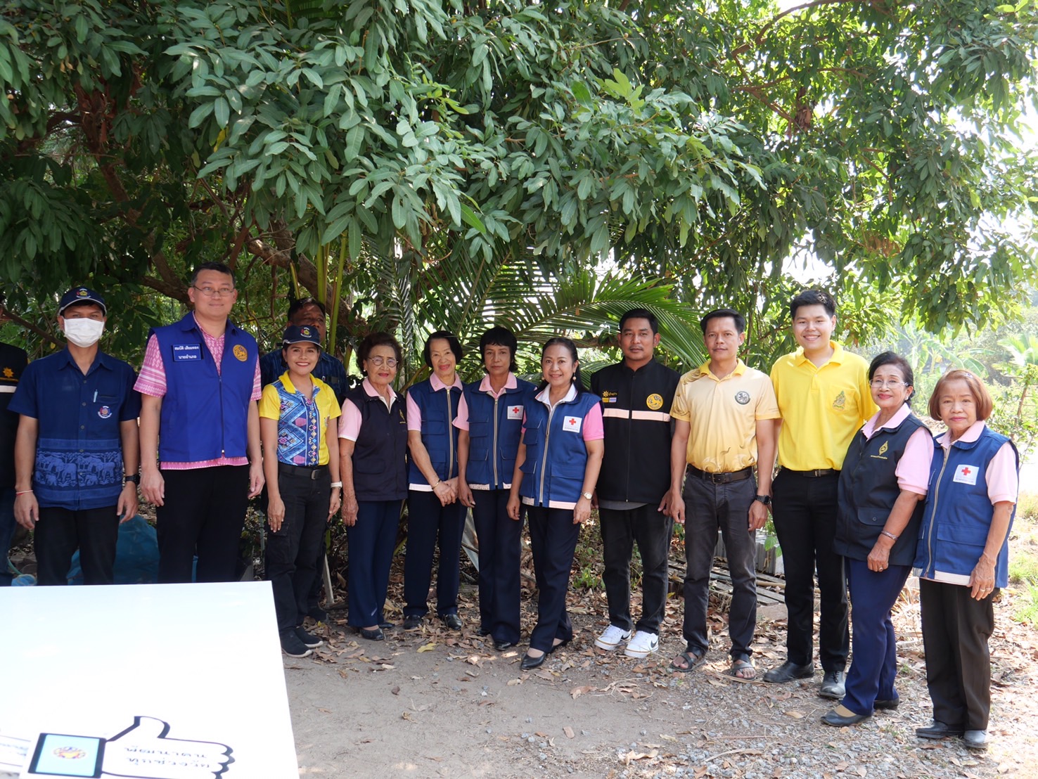 อำเภอบางแพ ร่วมกับ สำนักงานเหล่ากาชาดจังหวัดราชบุรี ลงพื้นที่เยี่ยมบ้านครัวเรือนยากจน TPMAP และ Thai Qm เพื่อขับเคลื่อนการขจัดความยากจนและพัฒนาคนทุกช่วงวัยอย่างยั่งยืนตามหลักปรัชญาของเศรษฐกิจพอเพียง “คนราชบุรี ไม่ทิ้งกัน”