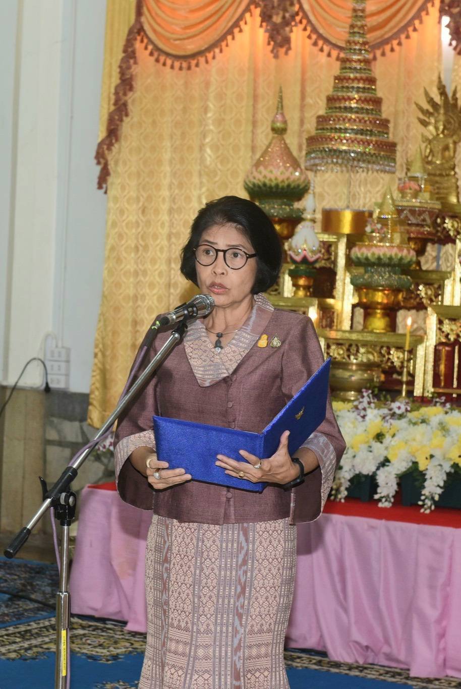 📣 พช.ราชบุรี สนับสนุนผู้ประกอบการ ประเภทผ้าและเครื่องแต่งกายจังหวัดราชบุรี ได้รับรางวัล พร้อมโล่ และประกาศนียบัตรแก่ผู้ออกแบบตัดเย็บ “ชุดผ้าไทยใส่ให้สนุก” ระดับประเทศ